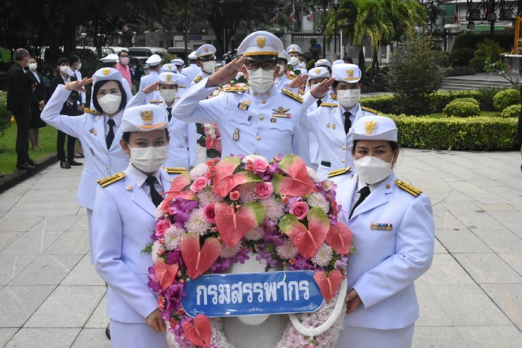 กรมสรรพากรร่วมพิธีวางพวงมาลา เนื่องในวันปิยมหาราช