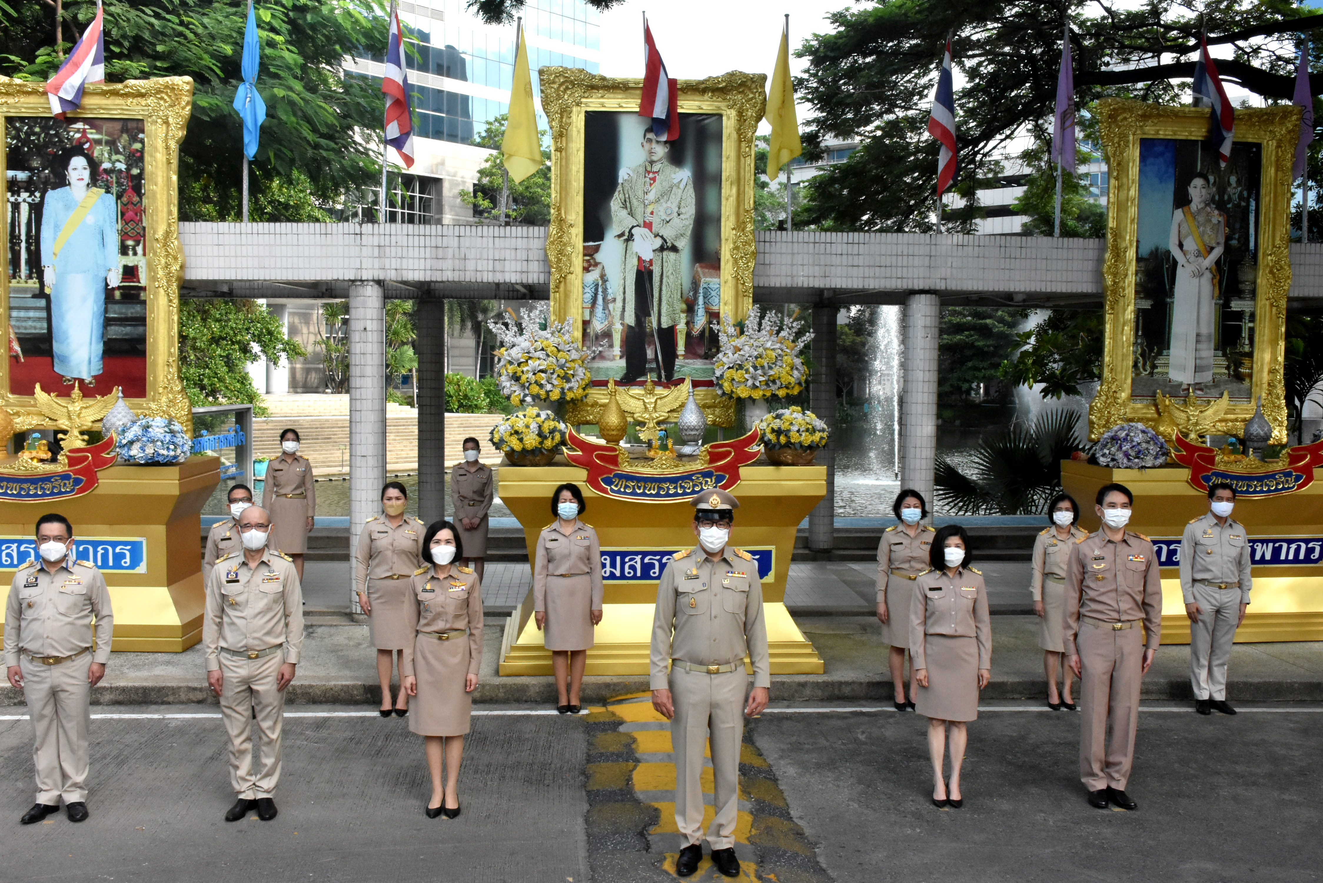 กรมสรรพากรจัดกิจกรรมเคารพธงชาติและร้องเพลงชาติไทย