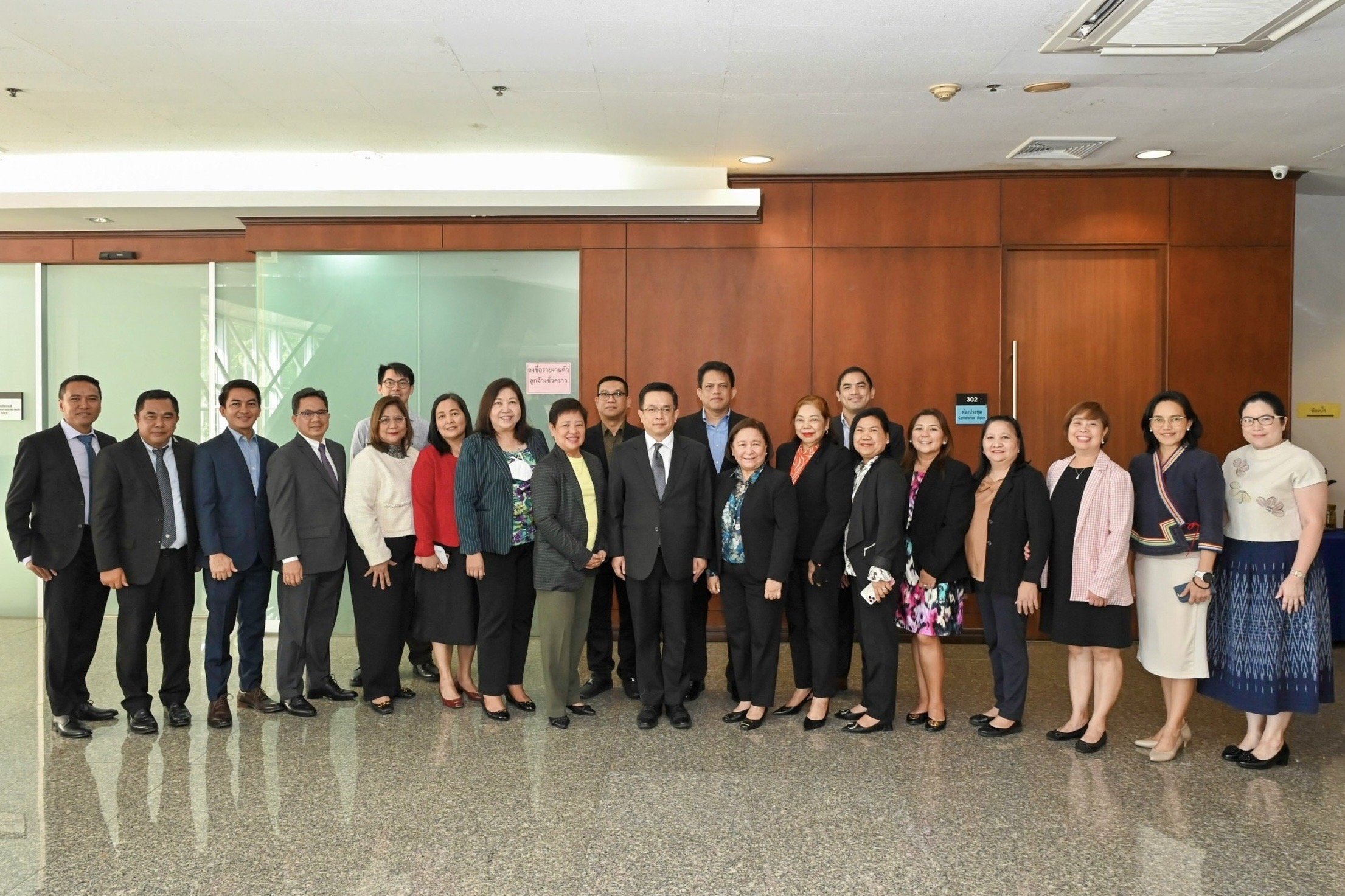 กรมสรรพากรให้การต้อนรับคณะเจ้าหน้าที่สรรพากรฟิลิปปินส์ (Bureau of Internal Revenue : BIR)