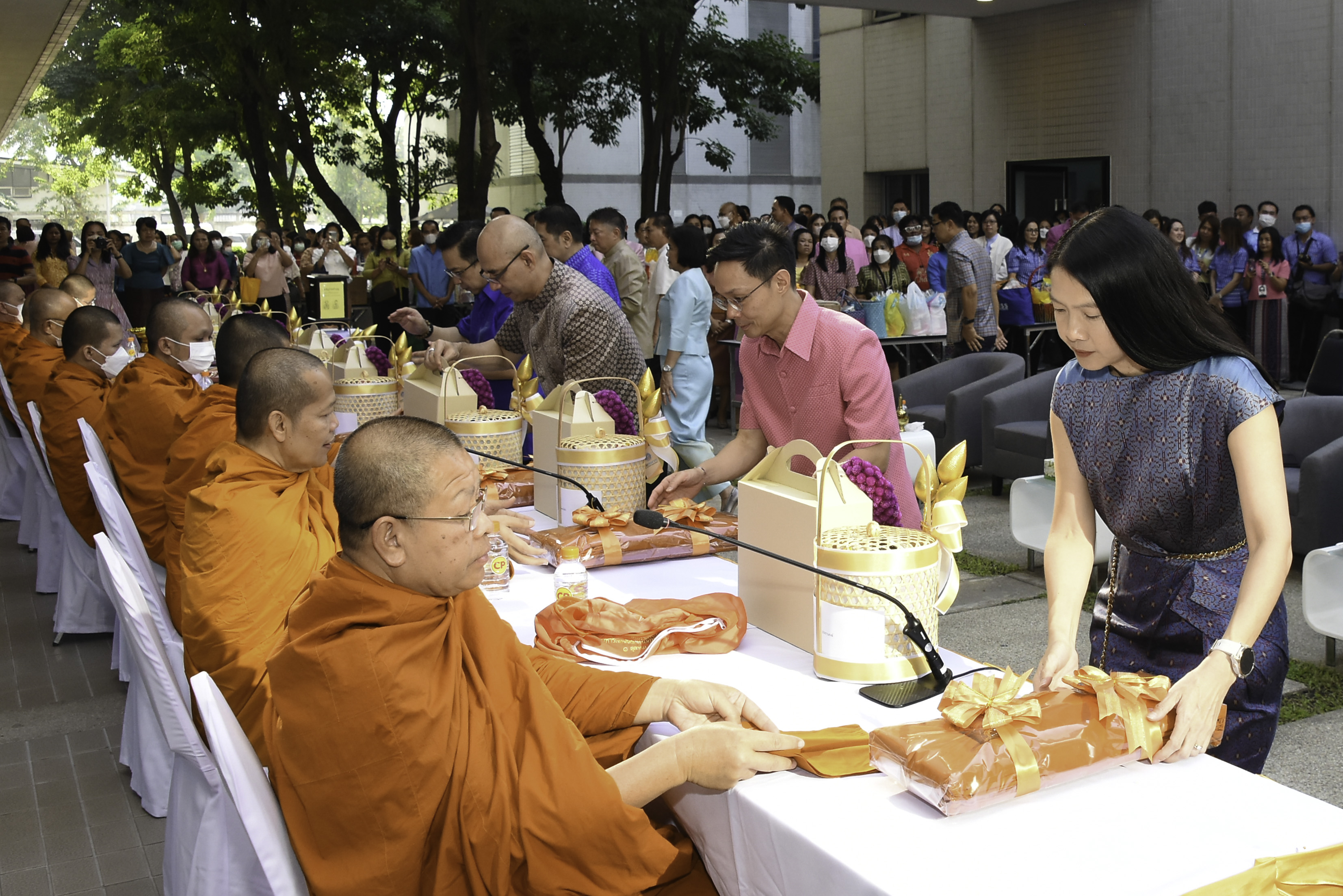 กรมสรรพากรจัดพิธีทำบุญตักบาตร เนื่องในเทศกาลปีใหม่ ประจำปี 2567