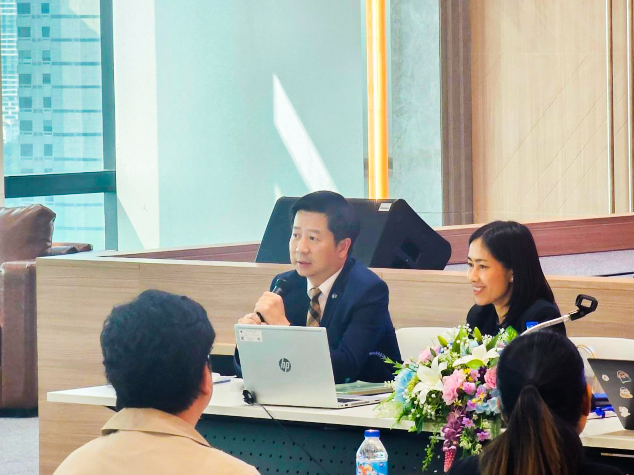 รองอธิบดีกรมสรรพากร ร่วมงานสัมมนาวิชาการ เรื่อง การเสริมสร้างความรู้ ความเข้าใจเกี่ยวกับหลักเกณฑ์การรับทุนการศึกษา ภายใต้เงินกองทุนพัฒนาบุคลากรของกระทรวงการคลัง