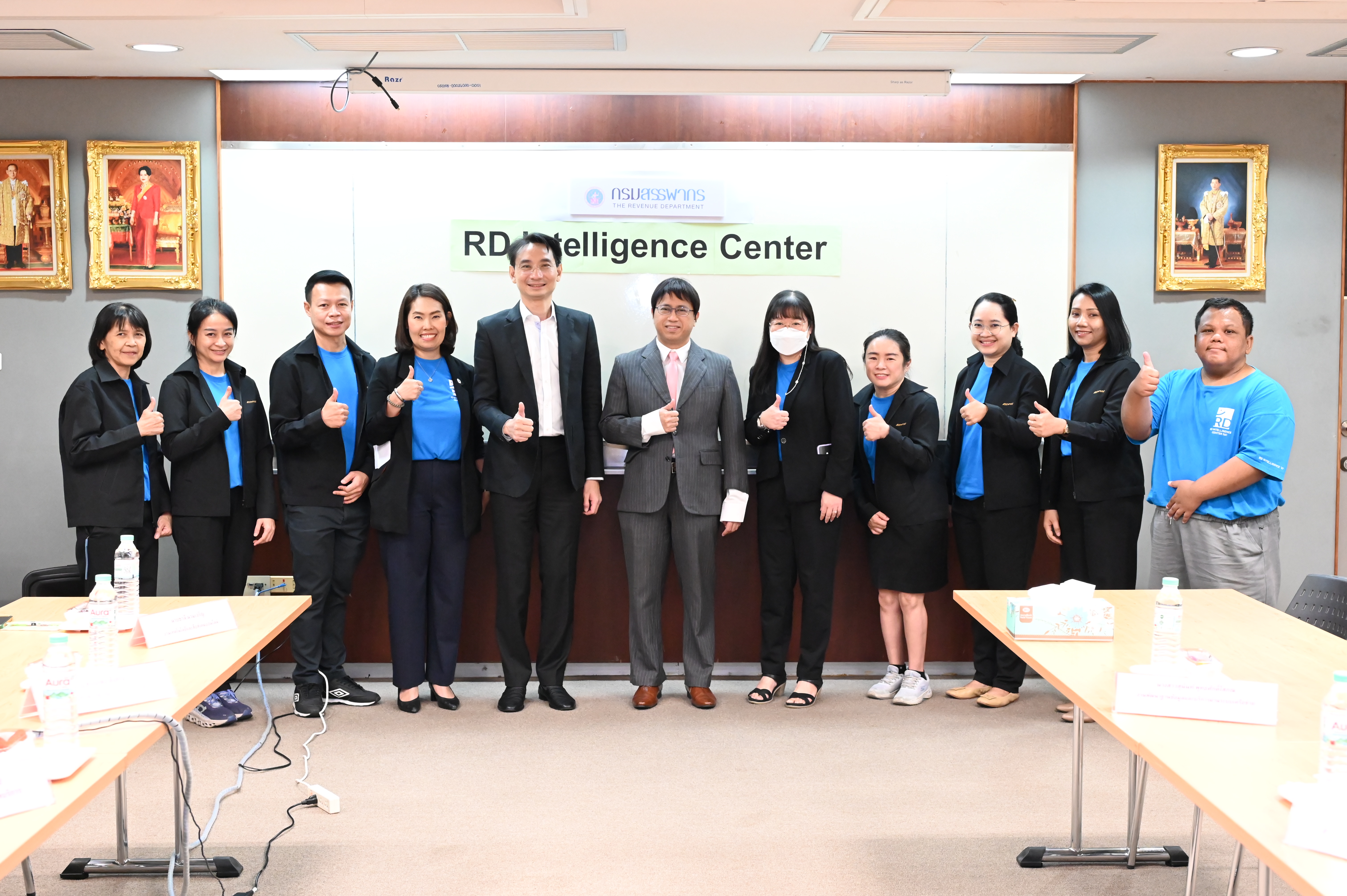อธิบดีกรมสรรพากรตรวจเยี่ยมศูนย์สารนิเทศสรรพากร (RD Intelligence Center) เพื่อย้ำความพร้อมเป็นศูนย์ข่าวกรองเรื่องภาษีต้อนรับฤดูกาลยื่นภาษีเงินได้บุคคลธรรมดาประจำปี 2567 ที่จะมาถึงช่วงต้นปี 2568 นี้
