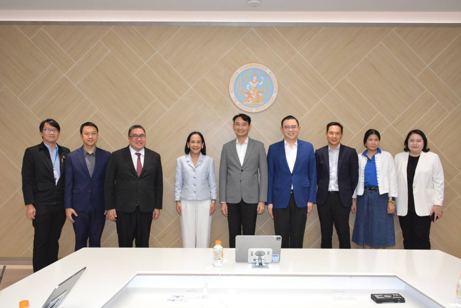 กรมสรรพากรประชุมหารือร่วมกับเลขาธิการสำนักงานคณะกรรมการกำกับหลักทรัพย์และตลาดหลักทรัพย์ (ก.ล.ต.)
