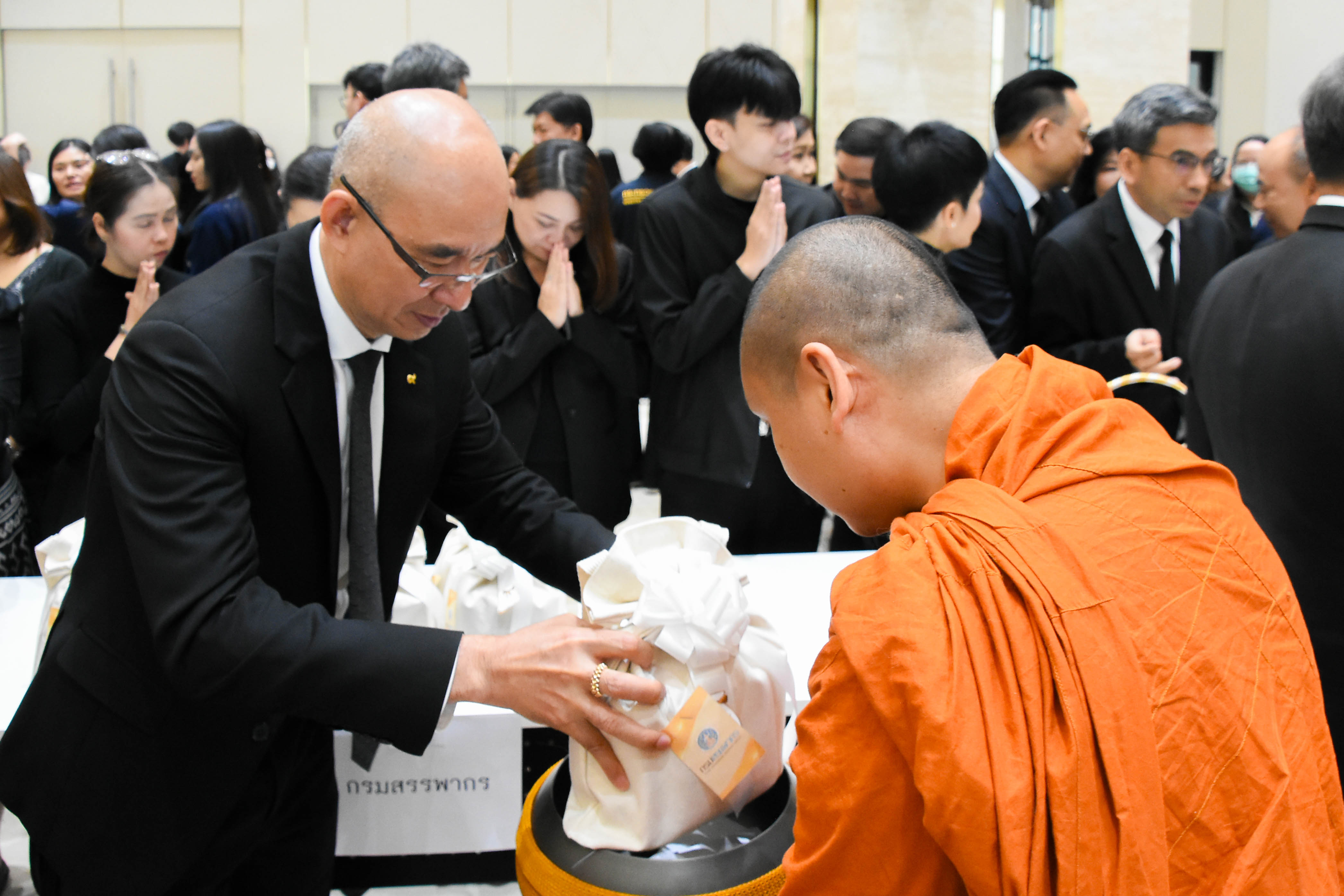 กรมสรรพากรร่วมพิธีทำบุญตักบาตรเนื่องในวันขึ้นปีใหม่ พุทธศักราช 2569 ของกระทรวงการคลัง
