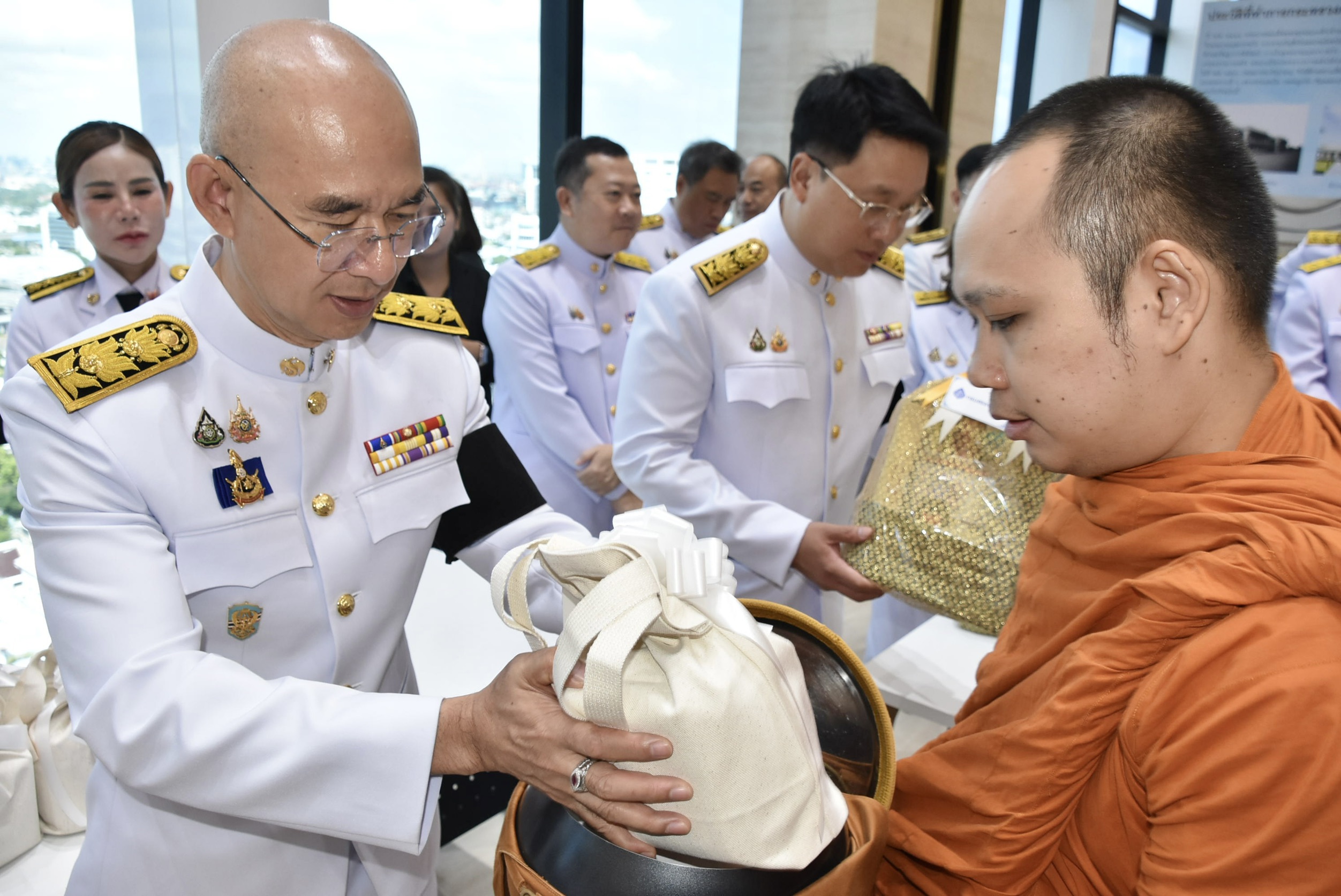 กรมสรรพากรร่วมพิธีเจริญพระพุทธมนต์และทำบุญตักบาตร ถวายเป็นพระราชกุศลแด่สมเด็จพระอริยวงศาคตญาณ สมเด็จพระสังฆราช สกลมหาสังฆปริณายก เนื่องในโอกาสฉลองพระชนมายุ 99 พรรษา 