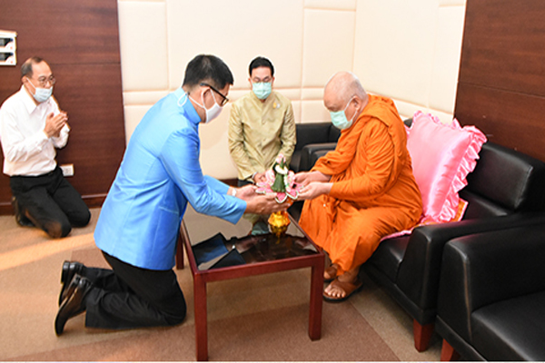 ท่านสมจิตร์ ฉันท์ทอง สรรพากรภาค 1 และคณะฯ เข้าร่วมกิจกรรมทำบุญปีใหม่ 2564 และเปิดสวน พักกาย พักใจ เมื่อวันที่ 26 มีนาคม 2564 ณ กรมสรรพากร