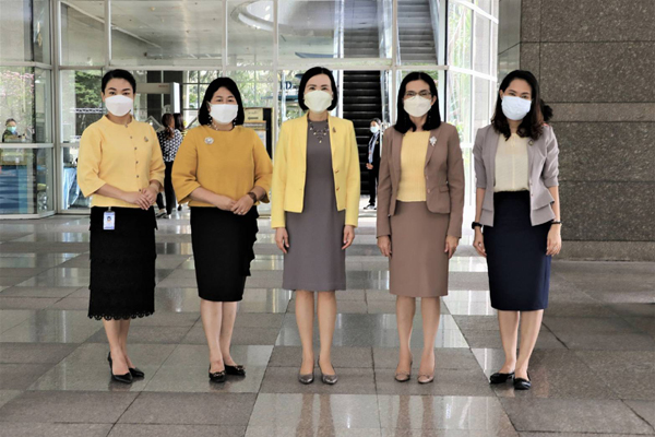 ที่ปรึกษาด้านยุทธศาสตร์การจัดเก็บภาษีนางสมหมาย ศิริอุดมเศรษฐ และคณะฯ เดินทางไปตรวจเยี่ยม เจ้าหน้าที่ สท.กทม.6 และ สส. ดุสิต เพื่อสร้างขวัญ กำลังใจ และรับทราบปัญหา ในการปฏิบัติงานบริการรับแบบนอกสถานที่ เมื่อวันที่ 22 และ 28 มีนาคม 2565