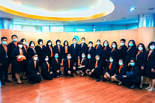 ท่านสรรพากรภาค 1 พร้อมผู้บริหารในสังกัดสำนักงานสรรพากรภาค 1  ร่วมแสดงความยินดีในโอกาสที่ ท่านลวรณ แสงสนิท เข้ารับตำแหน่งอธิบดีกรมสรรพากร
