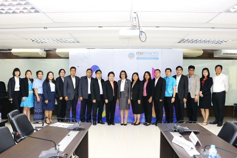 ท่านสมจิตร์ ฉันท์ทอง สรรพากรภาค 1 และ คณะฯ ประชุมสรุปผลการตรวจราชการ สำนักงานสรรพากรพื้นที่กรุงเทพมหานคร 8 และ สำนักงานสรรพากรพื้นที่สาขาในสังกัด
