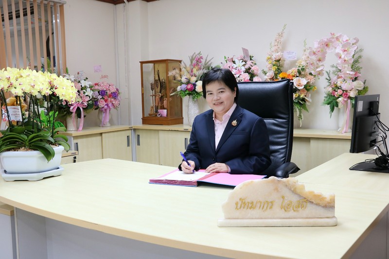 คณะผู้บริหาร และเจ้าหน้าที่ในสังกัดสำนักงานสรรพากรภาค 1 ร่วมต้อนรับและแสดงความยินดี เนื่องในโอกาส ท่านปัทมากร โอสถ เข้ารับตำแหน่งสรรพากรภาค 1