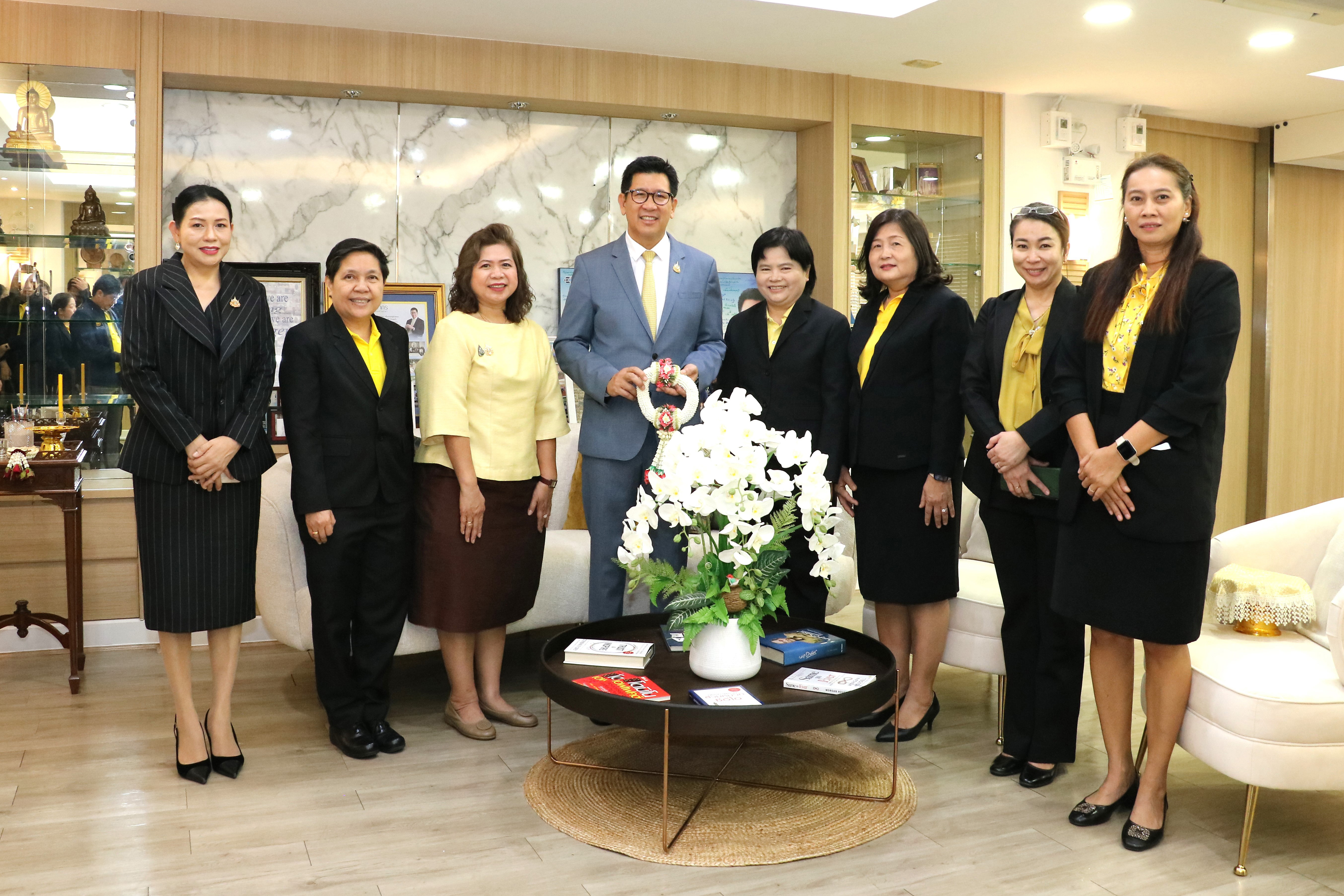 สรรพากรภาค 1 และคณะฯ เข้าแสดงความยินดีกับท่านเอกนิติ นิติทัณฑ์ประภาศ