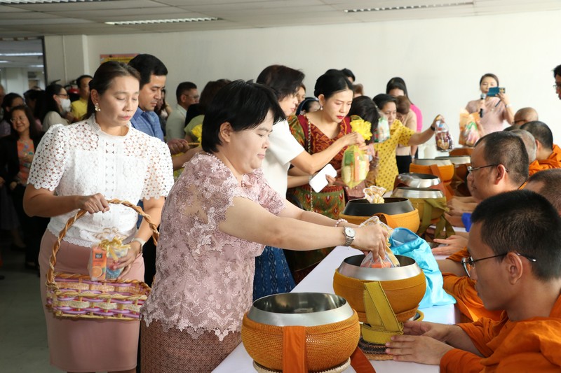 สรรพากรภาค 1 พร้อมด้วยคณะผู้บริหาร และเจ้าหน้าที่ในสังกัด  ร่วมกิจกรรมทำบุญตักบาตร เนื่องในเทศกาลใหม่ปี 2568