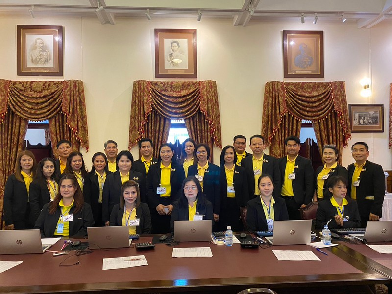 ที่ปรึกษาด้านเทคโนโลยีสารสนเทศและการสื่อสาร กรมสรรพากร และคณะฯ เดินทางไปตรวจเยี่ยม การปฏิบัติงานของเจ้าหน้าที่เพื่อสร้างขวัญ กำลังใจ และรับทราบปัญหาในการปฏิบัติงานบริการรับแบบนอกสถานที่