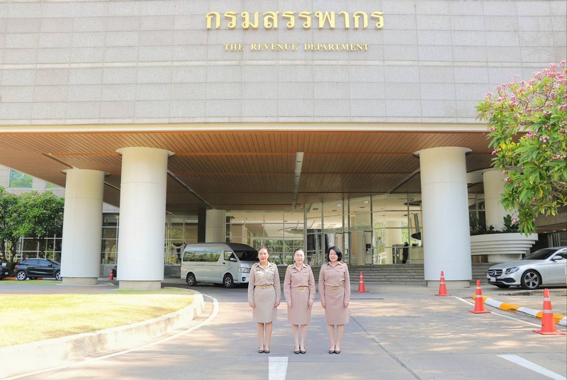 กรมสรรพากรตรวจเยี่ยม โครงการแนะนำการยื่นแบบแสดงรายการ ภาษีเงินได้บุคคลธรรมดาผ่านอินเทอร์เน็ต ประจำปีภาษี 2568 นอกสถานที่ ของสำนักงานสรรพากรพื้นที่สาขาดุสิต สังกัดสำนักงานสรรพากรพื้นที่กรุงเทพมหานคร 6