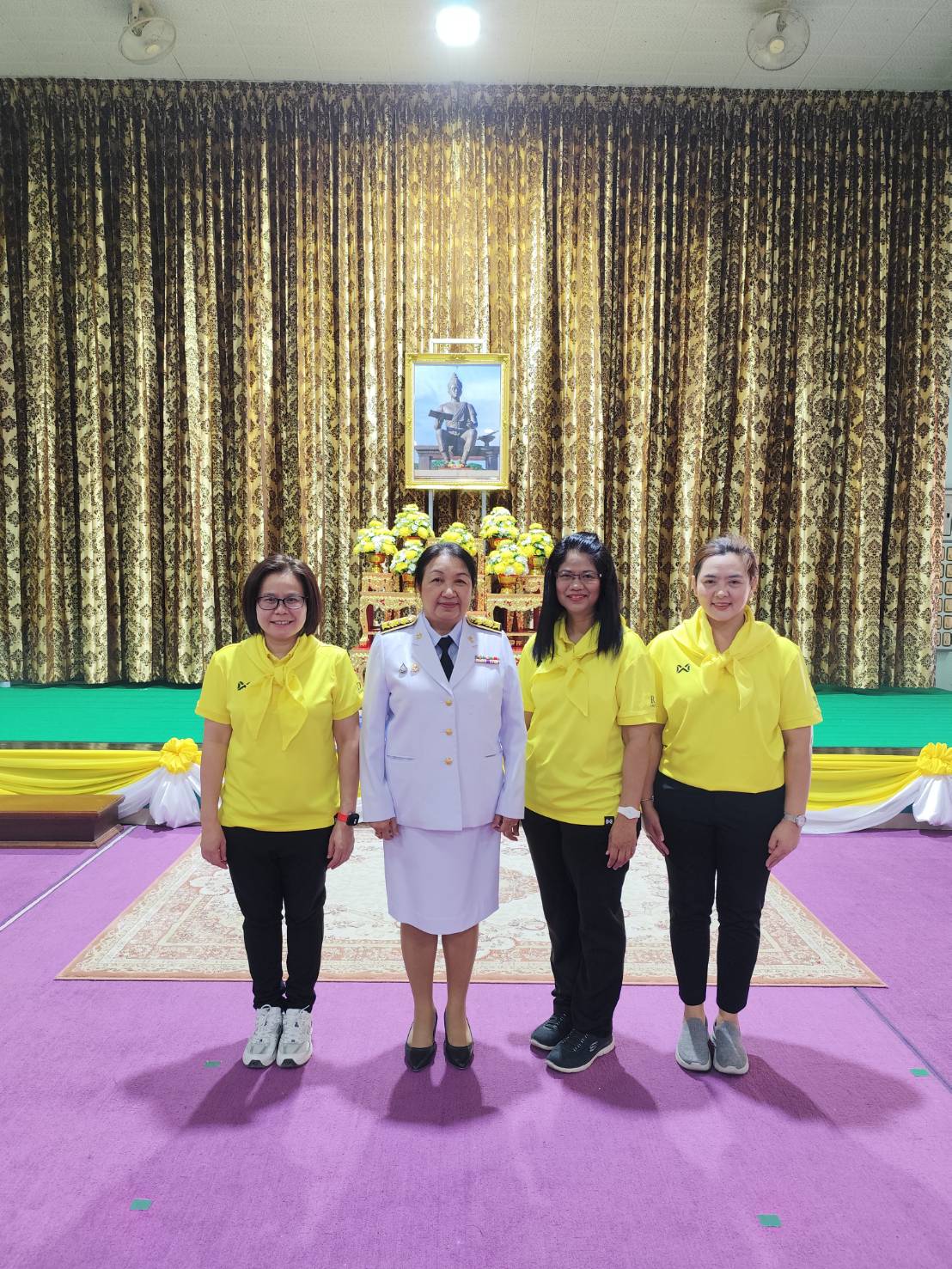 พิธีวางพานพุ่มถวายราชสักการะวันพ่อขุนรามคำแหงมหาราช น้อมรำลึกในพระมหากรุณาธิคุณกษัตริย์นักปกครองและผู้ประดิษฐ์อักษรไทย 