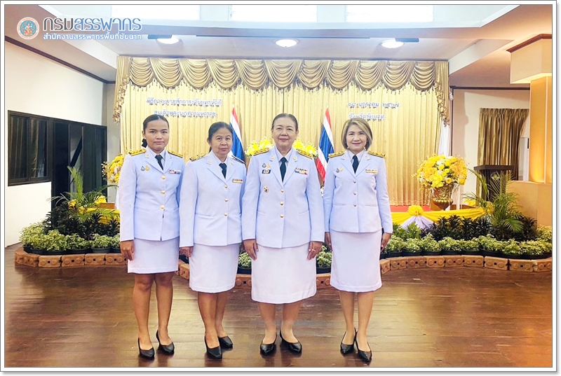 ประมวลภาพพิธีสวดพระพุทธมนต์ และทำบุญตักบาตรถวายพระราชกุศล และพิธีวางพานพุ่มถวายราชสักการะ เนื่องในวันยุทธหัตถีของสมเด็จพระนเรศวรมหาราช ประจำปี 2567