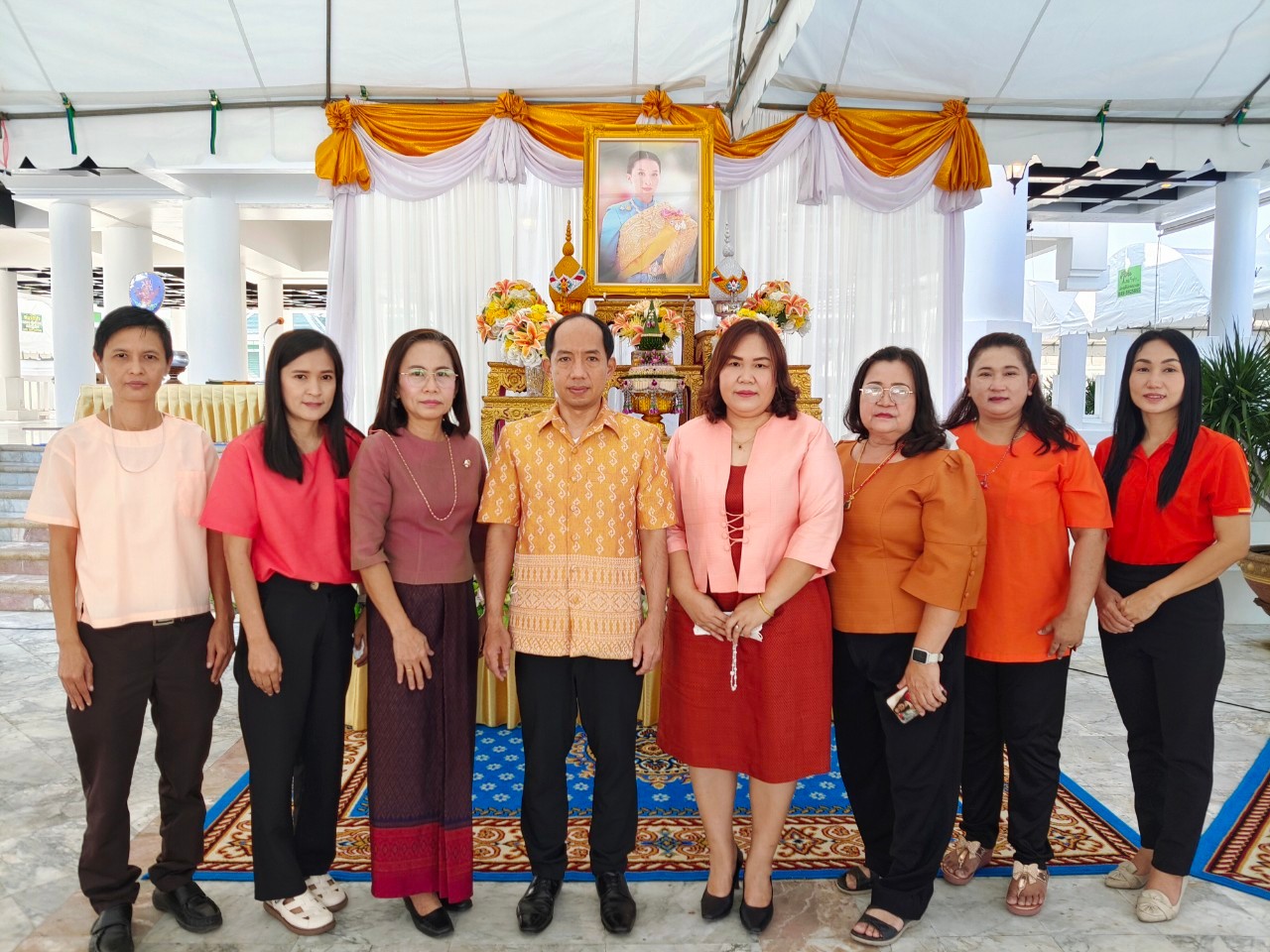สรรพากรพื้นที่สิงห์บุรี และเจ้าหน้าที่ในสังกัด เข้าร่วมพิธีทำบุญตักบาตรโครงการบรรพชาอุปสมบท ๙๙ รูป