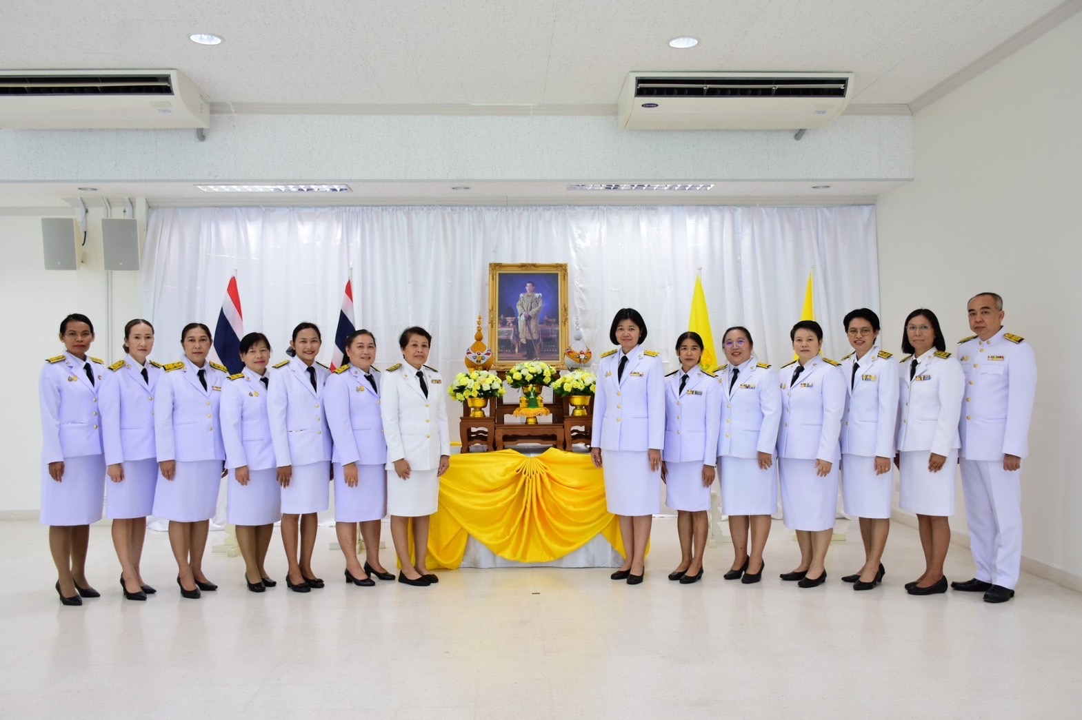 สำนักงานสรรพากรพื้นที่ชลบุรี 2 จัดพิธีลงนามถวายพระพรชัยมงคลแด่พระบาทสมเด็จพระเจ้าอยู่หัวและพิธีถวายสัตย์ปฏิญาณเพื่อเป็นข้าราชการที่ดีและพลังของแผ่นดิน ประจำปี 2566