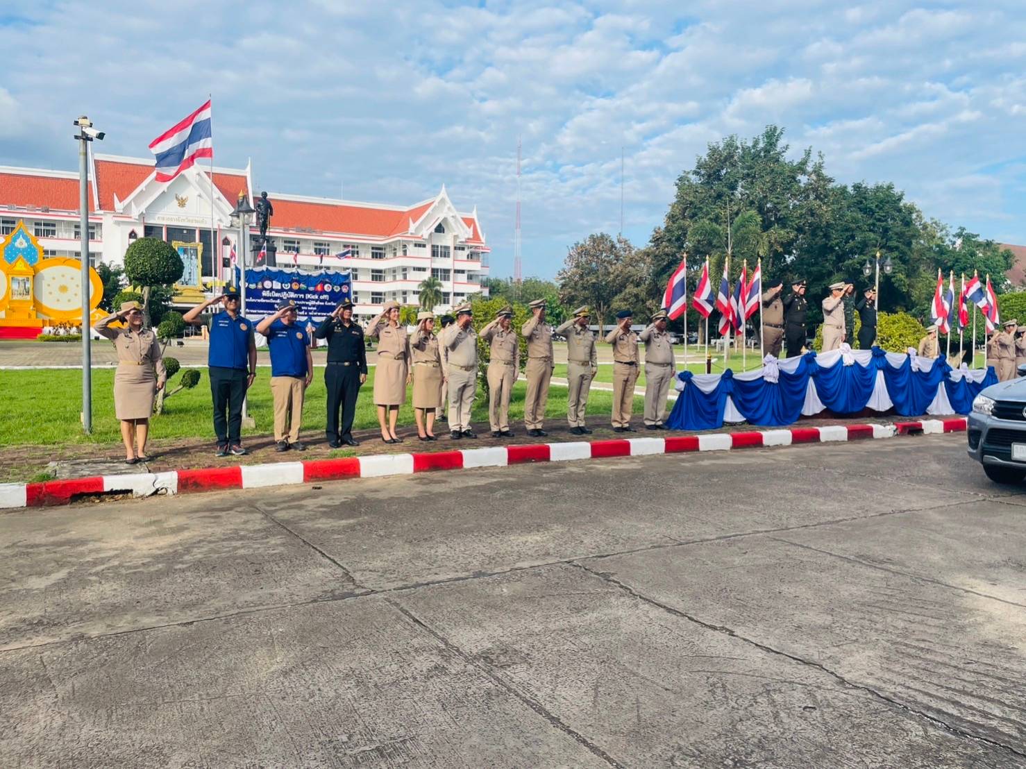 นางสาวมยุรี​  ประมูล​สาร ผู้ช่วย​สรรพากร​พื้นที่​สระแก้ว ได้รับมอบหมายจากท่านนวพร หวังสุนทรชัย สรรพากร​พื้นที่​สระแก้ว​ ร่วมพิธีเปิดปฏิบัติ​การตามนโยบายจัดระเบียบ​สังคม​และปราบปราม​ผู้​มีอิทธิพล​จังหวัด​สระแก้ว​ ณ บริเวณ​ลานพระบรมราชานุสาวรีย์​พระบาท​สมเด็จ​พระจุลจอม​เกล้า​เจ้า​อยู่หัว ศาลากลาง​จังหวัด​สระแก้ว​