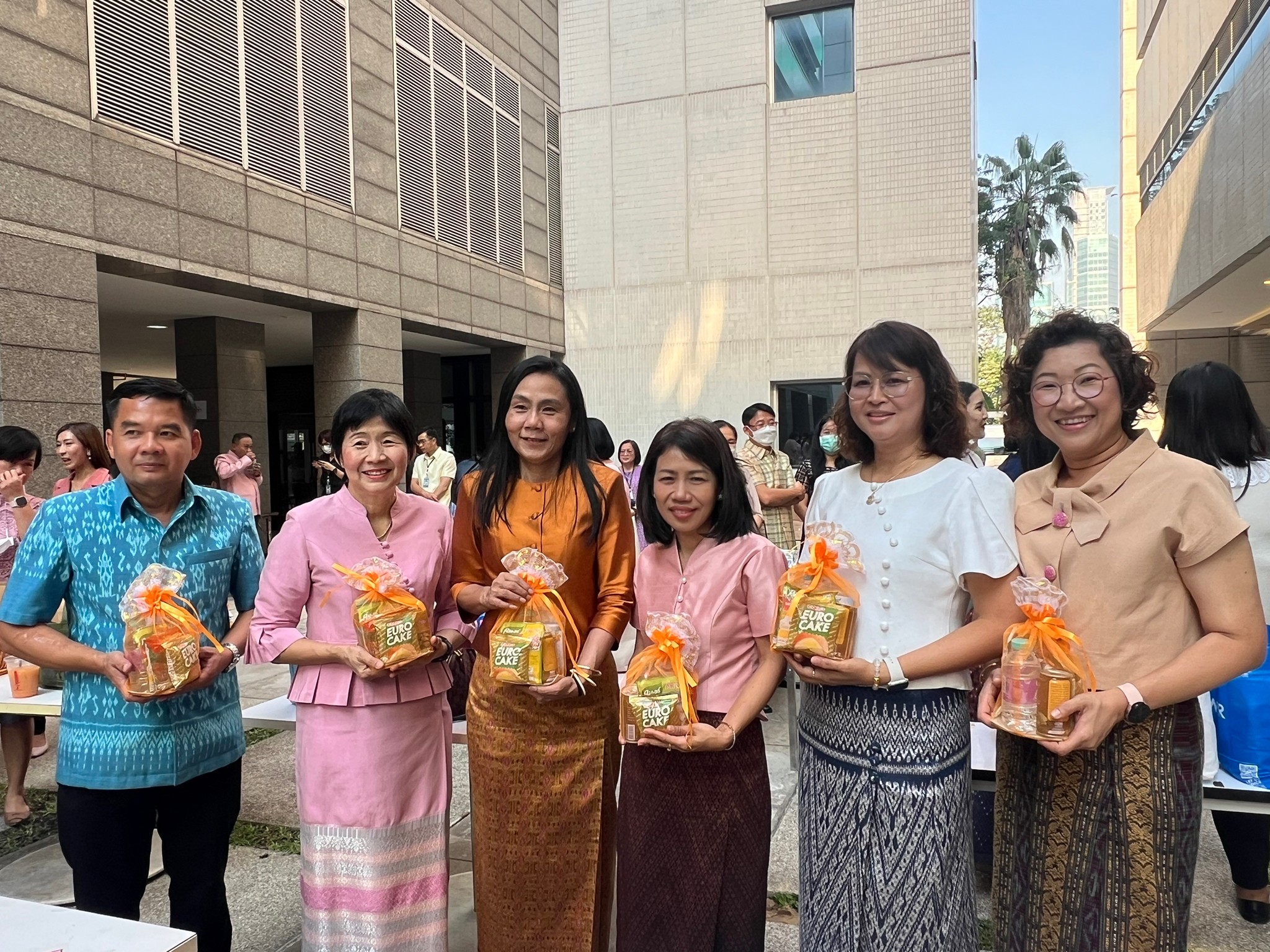 ท่านนวพร หวังสุนทรชัย สท.สระแก้ว ร่วมทำบุญปีใหม่ 2567 ณ กรมสรรพกร