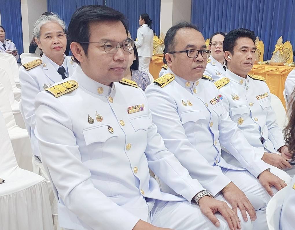 วันศุกร์ที่ 17 มกราคม 2568 นายวุฒิชัย บุตรใส สรรพากรพื้นที่สระแก้ว พร้อมด้วย นายทิษณุ แหวนเพชร ตำแหน่ง นักตรวจสอบภาษีชำนาญการพิเศษ ข้าราชการ และลูกจ้าง ในสังกัด เข้าร่วมพิธีทำบุญตักบาตร และพิธีเจริญพระพุทธมนต์ถวายพระราชกุศล เนื่องในโอกาสวันพ่อขุนรามคำแหงมหาราช