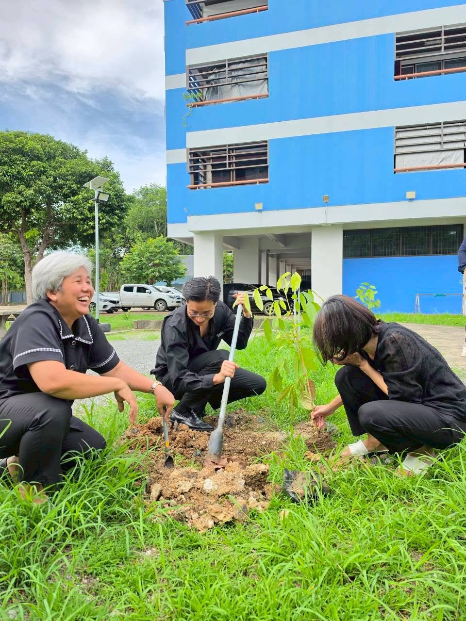 🌱💚 สำนักงานสรรพากรพื้นที่จันทบุรี ร่วมปลูกต้นไม้ เนื่องใน “วันต้นไม้ประจำปีของชาติ พ.ศ. 2568” 💚🌱