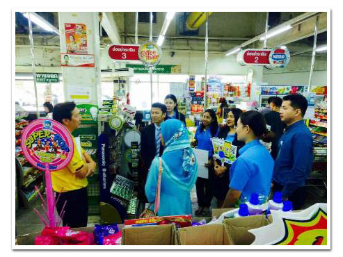 วันที่ 8 พฤศจิกายน 2562 สำนักงานสรรพากรพื้นที่ตราด พร้อมด้วยคณะสำนักงานคลังจังหวัดตราด และธนาคารกรุงไทย สาขาตราด ลงพื้นที่ประชาสัมพันธ์ร้านค้าที่เข้าร่วมโครงการ 