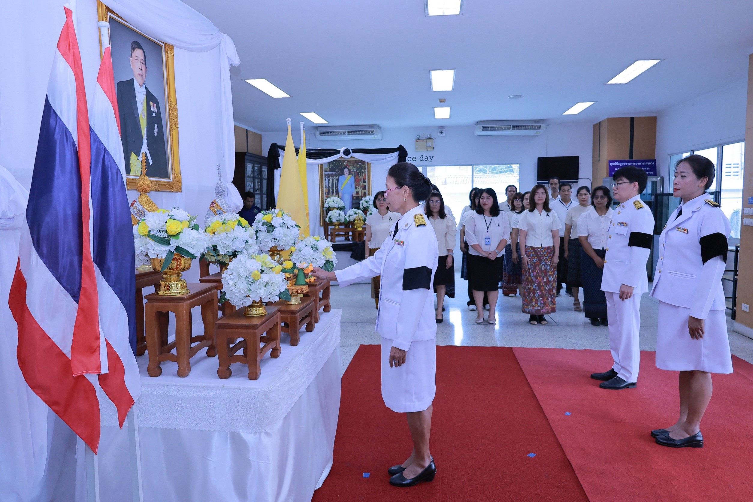 นายจักราวุธ เพชร์แก้ว สรรพากรภาค 6 มอบหมายให้ นางสาวอิ่มใจ เชยกีวงศ์ หัวหน้าส่วนบริหารงานทั่วไป เป็นประธานในพิธี พร้อมด้วยข้าราชการและเจ้าหน้าที่ในสังกัดสำนักงานสรรพากรภาค 6 เข้าร่วมกิจกรรมเฉลิมพระเกียรติพระบาทสมเด็จพระเจ้าอยู่หัวพิธีถวายพระพรชัยมงคลและถวายสัตย์ปฏิญาณ เพื่อเป็นข้าราชการที่ดีและพลังของแผ่นดิน เนื่องในโอกาสวันเฉลิมพระชนมพรรษา 28 กรกฎาคม 2569