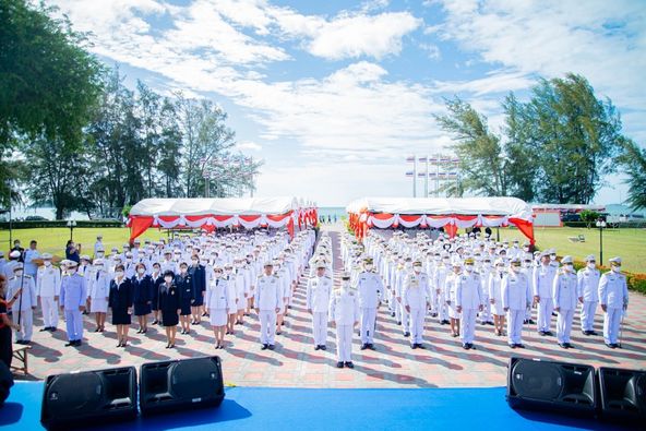 พิธีถวายเครื่องราชสักการะพระบรมราชานุสาวรีย์พระบาทสมเด็จพระจอมเกล้าเจ้าอยู่หัว พระบิดาแห่งวิทยาศาสตร์ไทย เนื่องในวันวิทยาศาสตร์แห่งชาติ