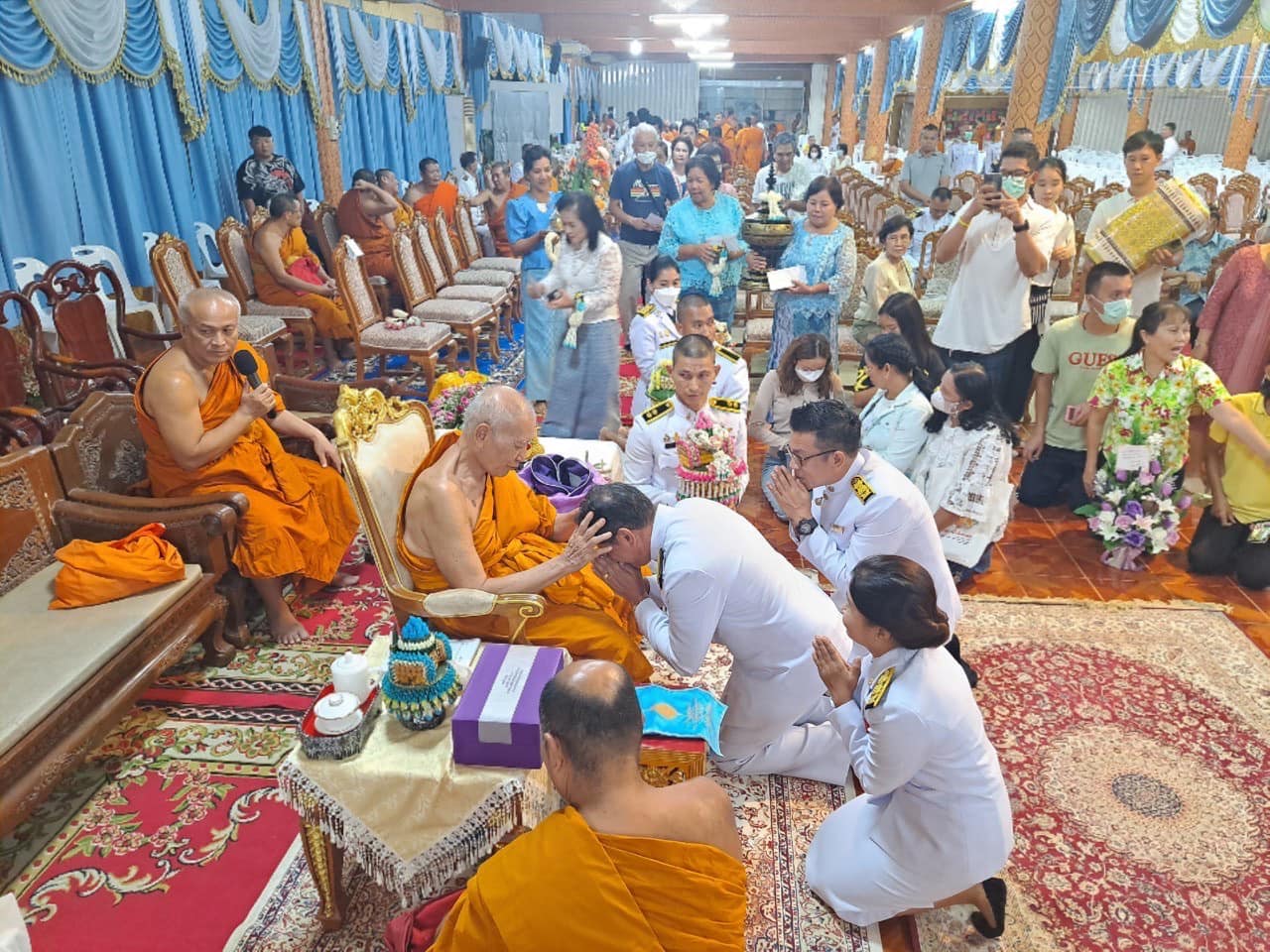 พิธีสมโภชสัญญาบัตร พัดยศ และถวายมุทิตาสักการะ พระธรรมวชิรสิทธาจารย์ เจ้าคณะภาค ๑๕ เจ้าอาวาสวัดคลองวาฬ พระอารามหลวง เนื่องในโอกาสได้รับพระราชทานเลื่อนสมณศักดิ์เป็นพระราชาคณะชั้นธรรม สำนักงานสรรพากรพื้นที่ประจวบคีรีขันธ์ กราบถวายมุทิตาสักการะด้วยความเคารพอย่างสูง 