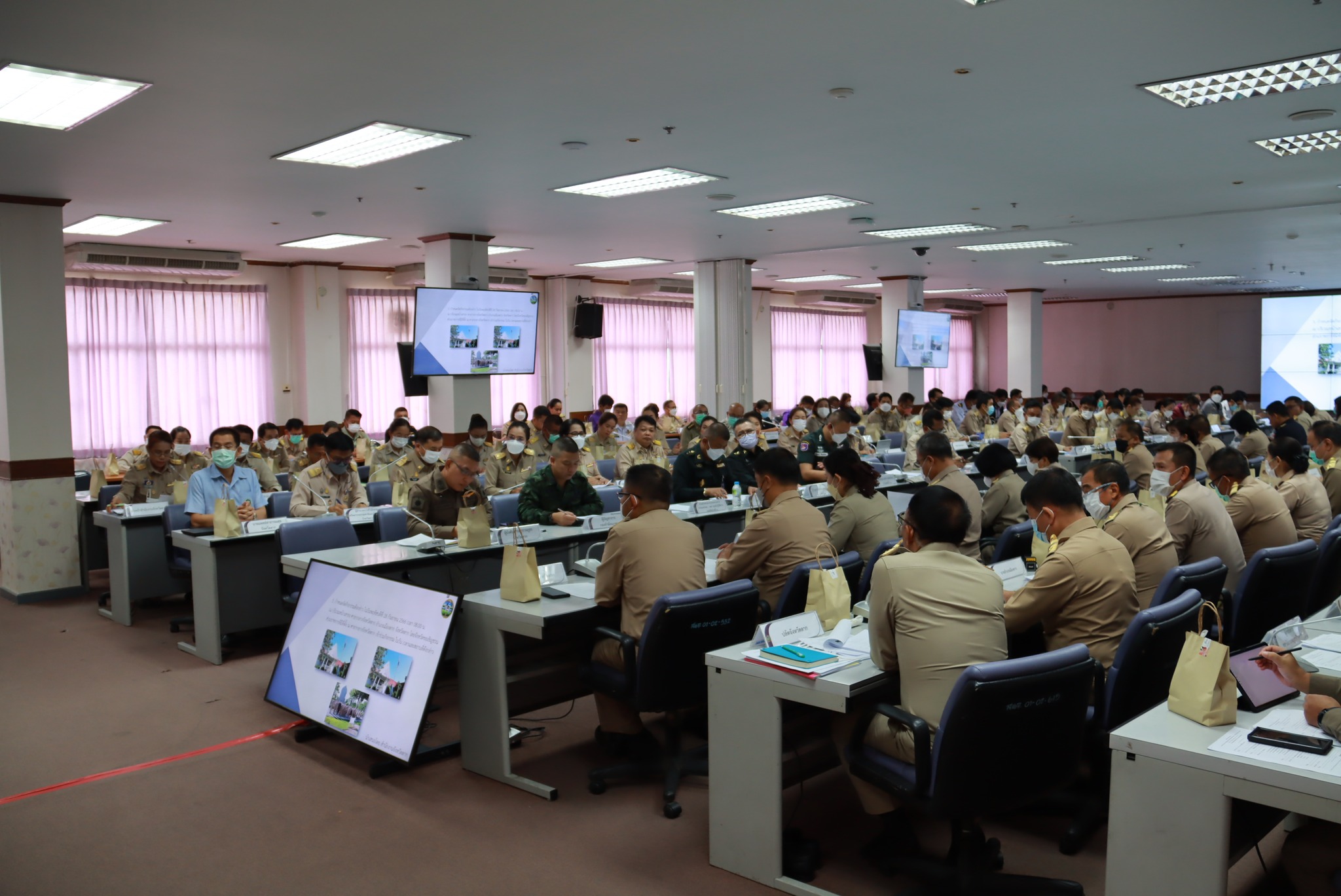 รวมประชุมคณะกรมการจังหวัดตาก หัวหน้าส่วนราชการ และผู้เกี่ยวข้อง ครั้งที่ 9/2566 ประจำเดือนกันยายน 2566 ใ