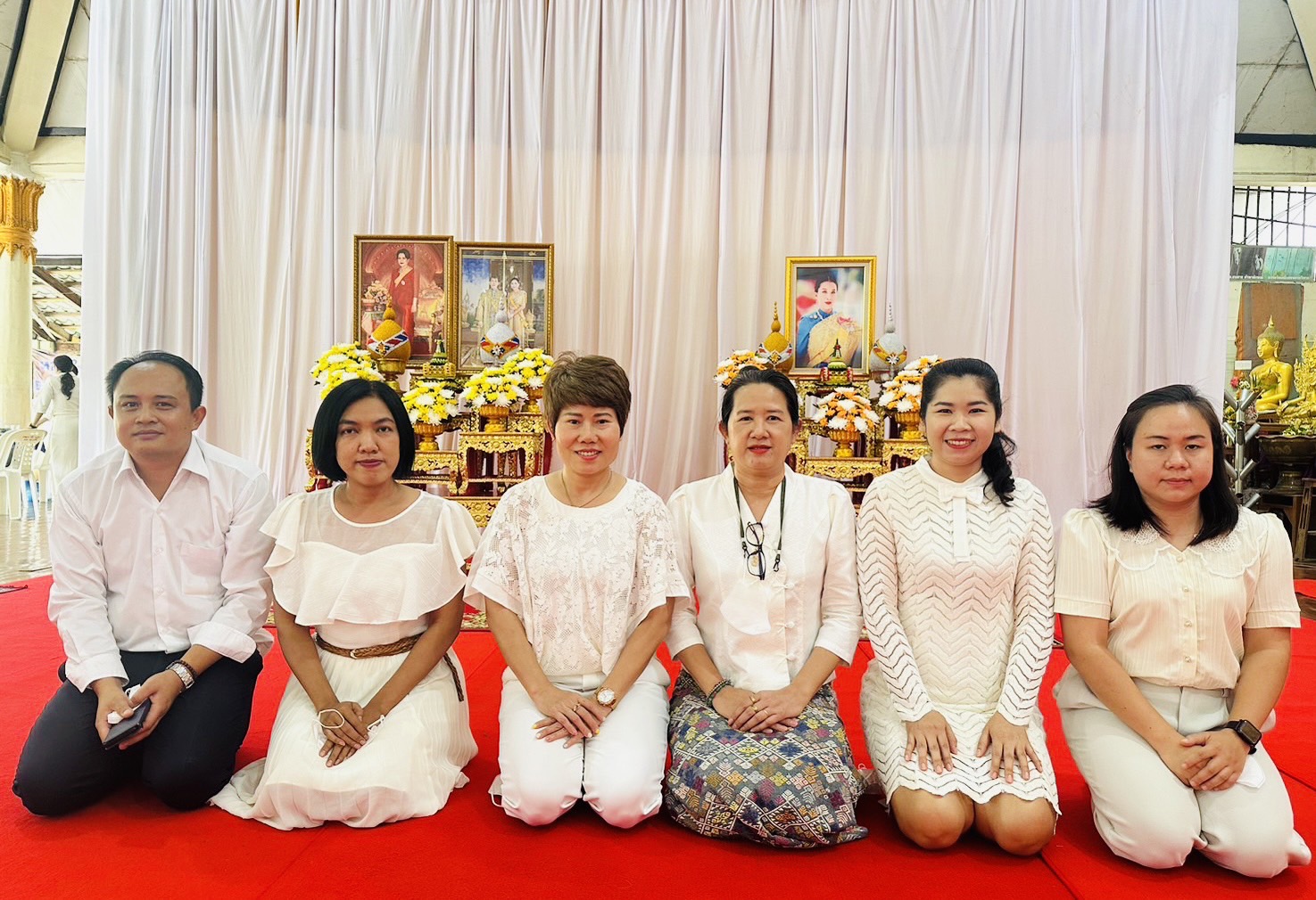 ร่วมพิธีเจริญพระพุทธมนต์ถวายพระพรชัยมงคลแด่พระบาทสมเด็จพระเจ้าอยู่หัว สมเด็จพระนางเจ้าสิริกิติ์ พระบรมราชินีนาถ พระบรมราชชนนีพันปีหลวง และสมเด็จพระนางเจ้าสุทิดา พัชรสุธาพิมลลักษณ พระบรมราชินี