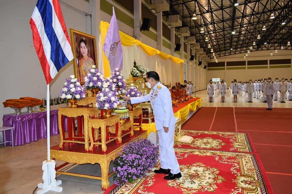 สำนักงานสรรพากรพื้นที่เชียงราย เข้าร่วมประกอบพิธีเจริญพระพุทธมนต์ และพิธีทำบุญตักบาตร เฉลิมพระเกียรติสมเด็จพระนางเจ้าฯ พระบรมราชินี