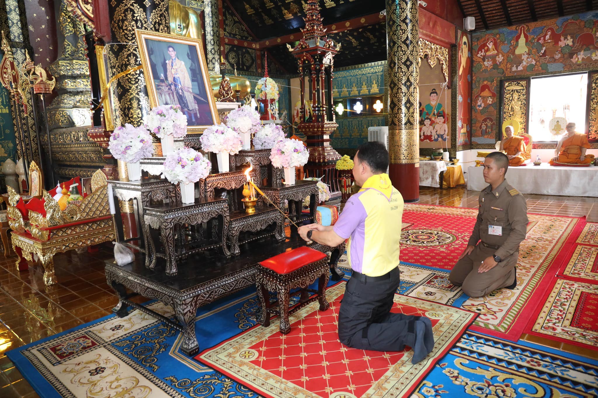 ร่วมพิธีเจริญพระพุทธมนต์ เพื่อเป็นการน้อมรำลึกถึงพระมหากรุณาธิคุณในพระบาทสมเด็จพระบรมชนกาธิเบศร มหาภูมิพลอดุลยเดชมหาราช บรมนาถบพิตร