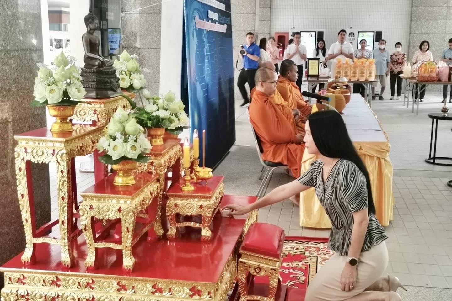 กรมสรรพากรจัดโครงการทำบุญตักบาตร ข้าวสาร อาหารแห้ง
