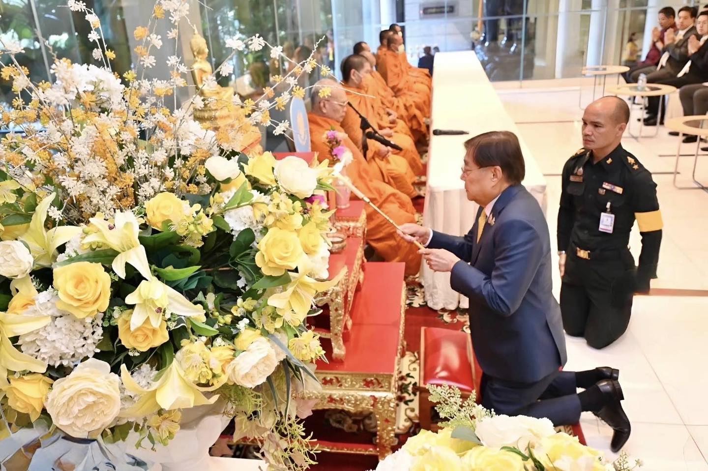 กรมสรรพากรร่วมพิธีทำบุญตักบาตรเนื่องในวันขึ้นปีใหม่ พุทธศักราช 2568 ของกระทรวงการคลัง