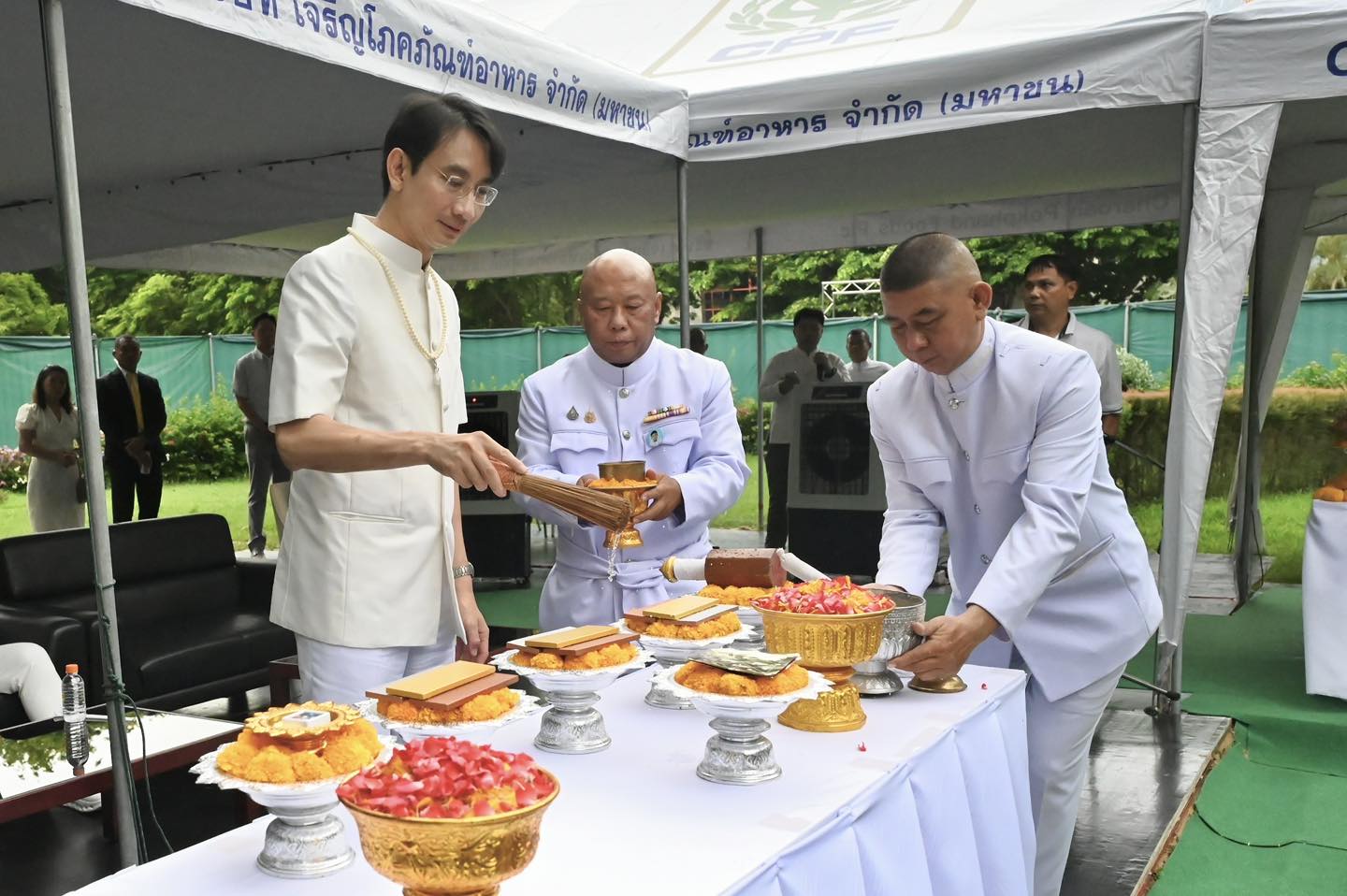 พิธียกเสาเอกมณฑป ประดิษฐานพระอุเทนธรรมราชา ณ กรมสรรพากร