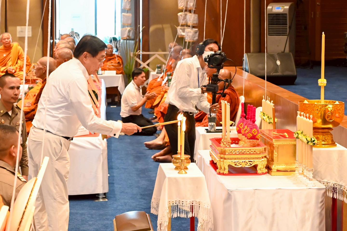 กรมสรรพากรร่วมพิธีพุทธาเทวาภิเษกพระคลัง ในพระคลังมหาสมบัติ เทพประจำกระทรวงการคลัง