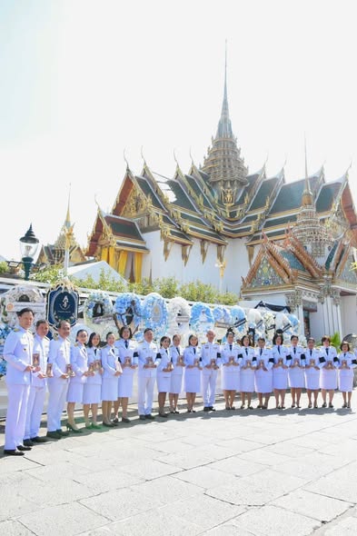 คณะผู้บริหารกรมสรรพากรเข้าเฝ้าฯ ในพระพิธีธรรมสวดพระอภิธรรมพระบรมศพ สมเด็จพระนางเจ้าสิริกิติ์ พระบรมราชินีนาถ พระบรมราชชนนีพันปีหลวง