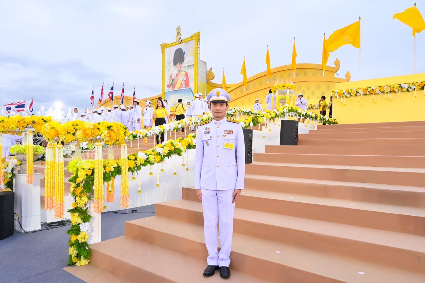 กรมสรรพากรร่วมพิธีถวายสัตย์ปฏิญาณเพื่อเป็นข้าราชการที่ดีและพลังของแผ่นดิน และพิธีจุดเทียนถวายพระพรชัยมงคลเฉลิมพระเกียรติพระบาทสมเด็จพระเจ้าอยู่หัว