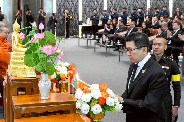 กรมสรรพากรร่วมพิธีทำบุญตักบาตรเนื่องในวันขึ้นปีใหม่ พุทธศักราช 2569 ของกระทรวงการคลัง