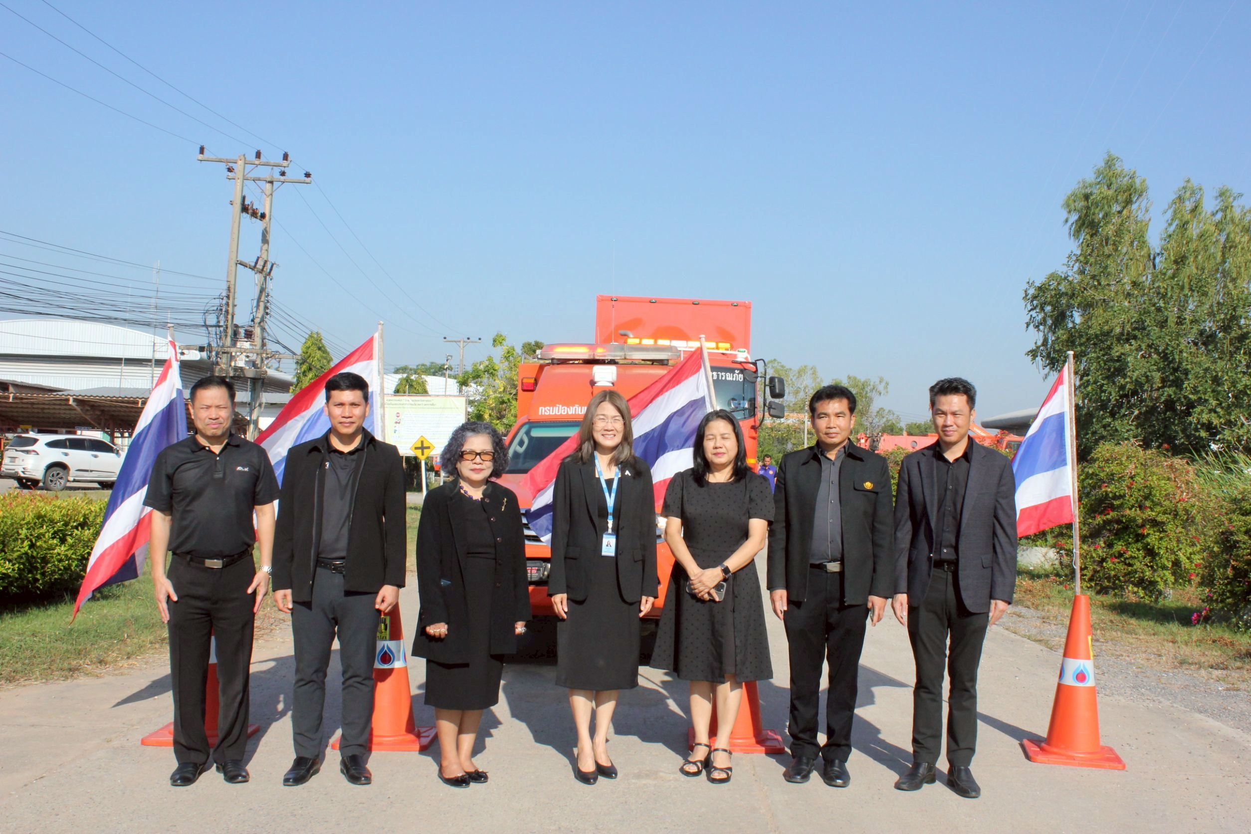 สำนักงานสรรพากรภาค 9 โดย นางสาวลักขณา ต่อพล สรรพากรภาค 9 พร้อมด้วยเจ้าหน้าที่ ร่วมกิจกรรมปล่อยขบวนนำส่งสิ่งของบริจาคช่วยเหลือผู้ประสบภัยในพื้นที่ภาคใต้