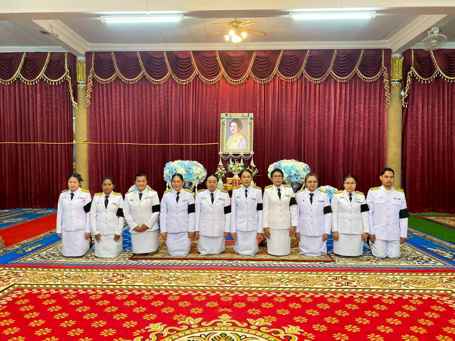 วันที่ 29 ตุลาคม 2568 เวลา 18.00 น. สำนักงานสรรพากรพื้นที่สุรินทร์โดย นางวราภรณ์ สกุลวัฒนา เจ้าพนักงานสรรพากรอาวุโส นำคณะข้าราชการและลูกจ้างสำนักงานสรรพากรพื้นที่สุรินทร์ ร่วมพิธีบำเพ็ญกุศลสวดพระอภิธรรมถวายพระบรมศพ สมเด็จพระนางเจ้าสิริกิติ์ พระบรมราชินีนาถ พระบรมราชชนนีพันปีหลวง   ณ วัดศาลาลอยพระอารามหลวง ตำบลในเมือง อำเภอเมืองสุรินทร์ จังหวัดสุรินทร์