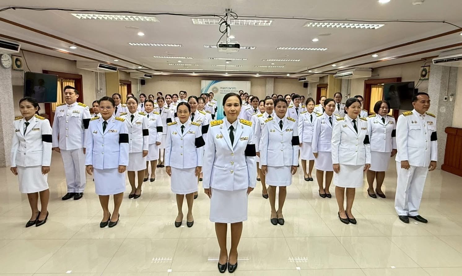 นางเปรมฤดี อุ่นจิตต สรรพากรพื้นที่สุรินทร์ เป็นประธานในพิธีถวายพระพรชัยมงคล พิธีถวายสัตย์ปฏิญาณเพื่อเป็นข้าราชการที่ดี พลังของแผ่นดิน และพิธีลงนามถวายพระพรเบื้องหน้าพระบรมฉายาลักษณ์ พระบาทสมเด็จพระปรเมนทรรามาธิบดีศรีสินทรมหาวชิราลงกรณ พระวชิรเกล้าเจ้าอยู่หัว