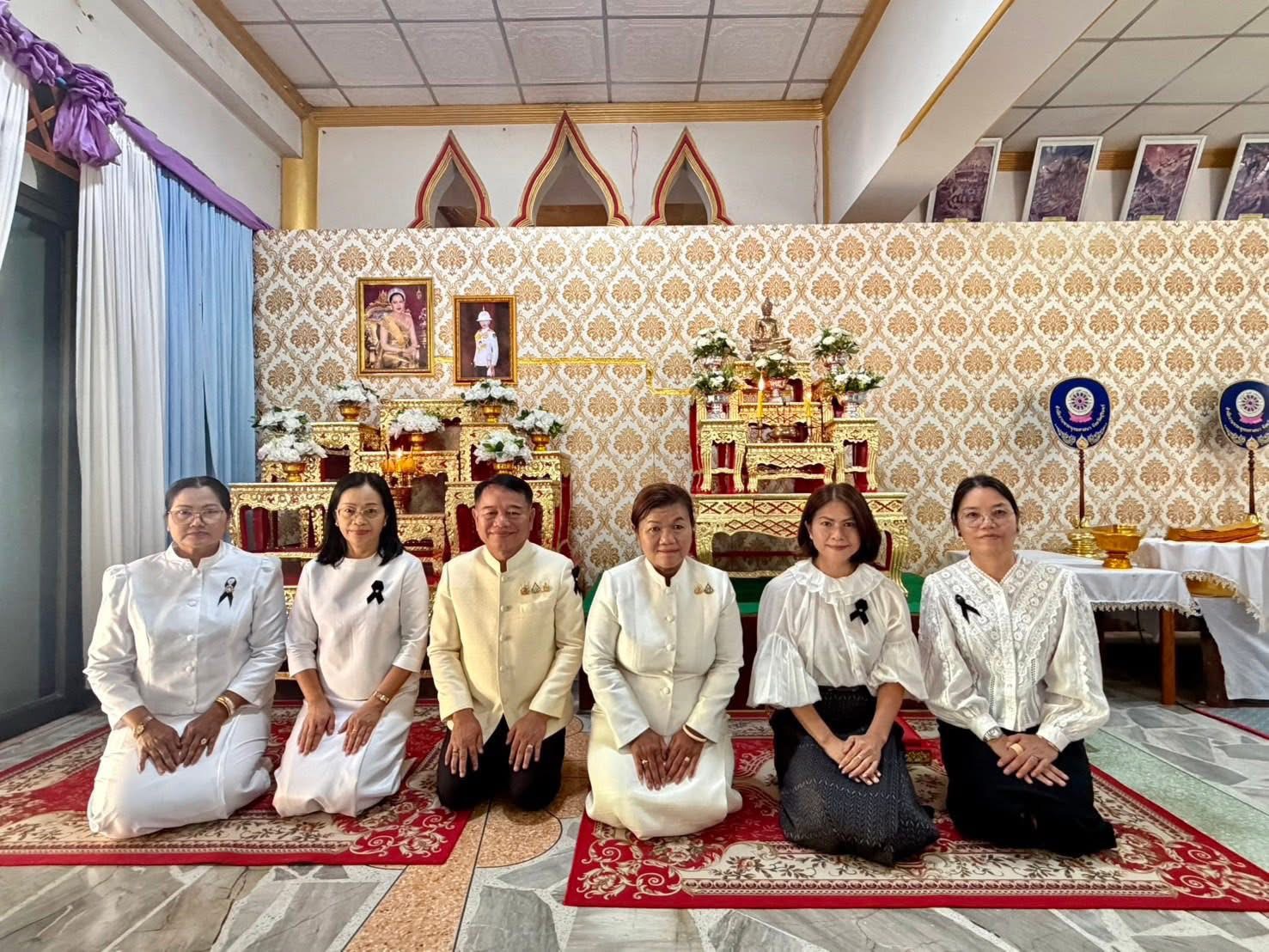 นางเปรมฤดี อุ่นจิตต สรรพากรพื้นที่สุรินทร์ มอบหมายให้  นางประยูร คลื่นสนั่น นักตรวจสอบภาษีชำนาญการพิเศษ พร้อมด้วยข้าราชการและเจ้าหน้าที่ในสังกัดสำนักงานสรรพากรพื้นที่สุรินทร์ เข้าร่วมพิธีสวดพระพุทธมนต์และเจริญจิตตภาวนาอุทิศถวายแด่ สมเด็จพระนางเจ้าสิริกิติ์ พระบรมราชินีนาถ พระบรมราชชนนีพันปีหลวง  โดยพิธีจัดขึ้นเมื่อวันศุกร์ที่ 26 มิถุนายน 2569 เวลา 14.30 น. ณ วัดสามัคคี ตำบลท่าสว่าง อำเภอเมืองสุรินทร์ จังหวัดสุรินทร์