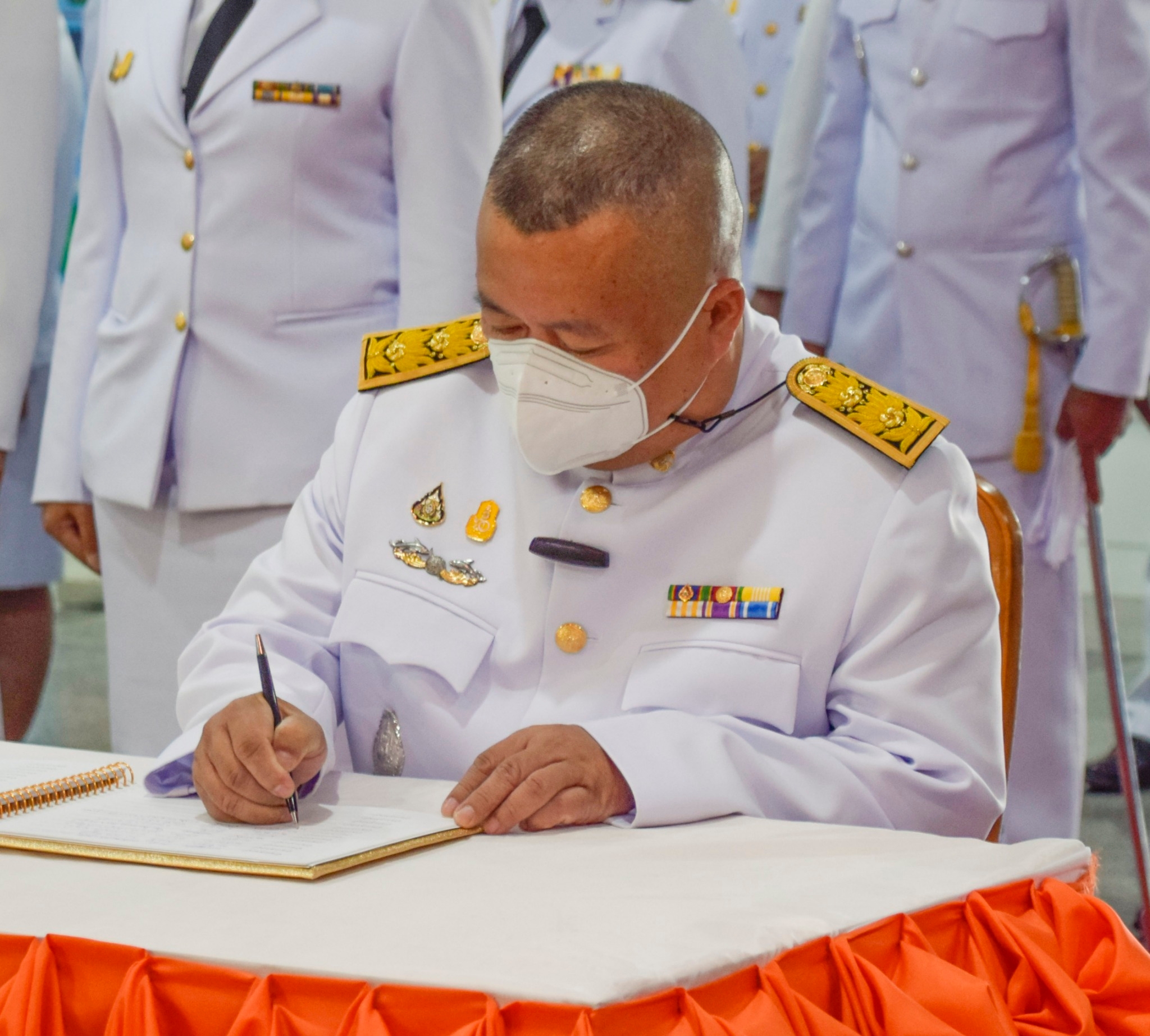 ลงนามถวายพระพรสมเด็จพระเจ้าลูกเธอ เจ้าฟ้าพัชรกิติยาภา นเรนทิราเทพยวดี กรมหลวงราชสาริณีสิริพัชร มหาวัชรราชธิดา