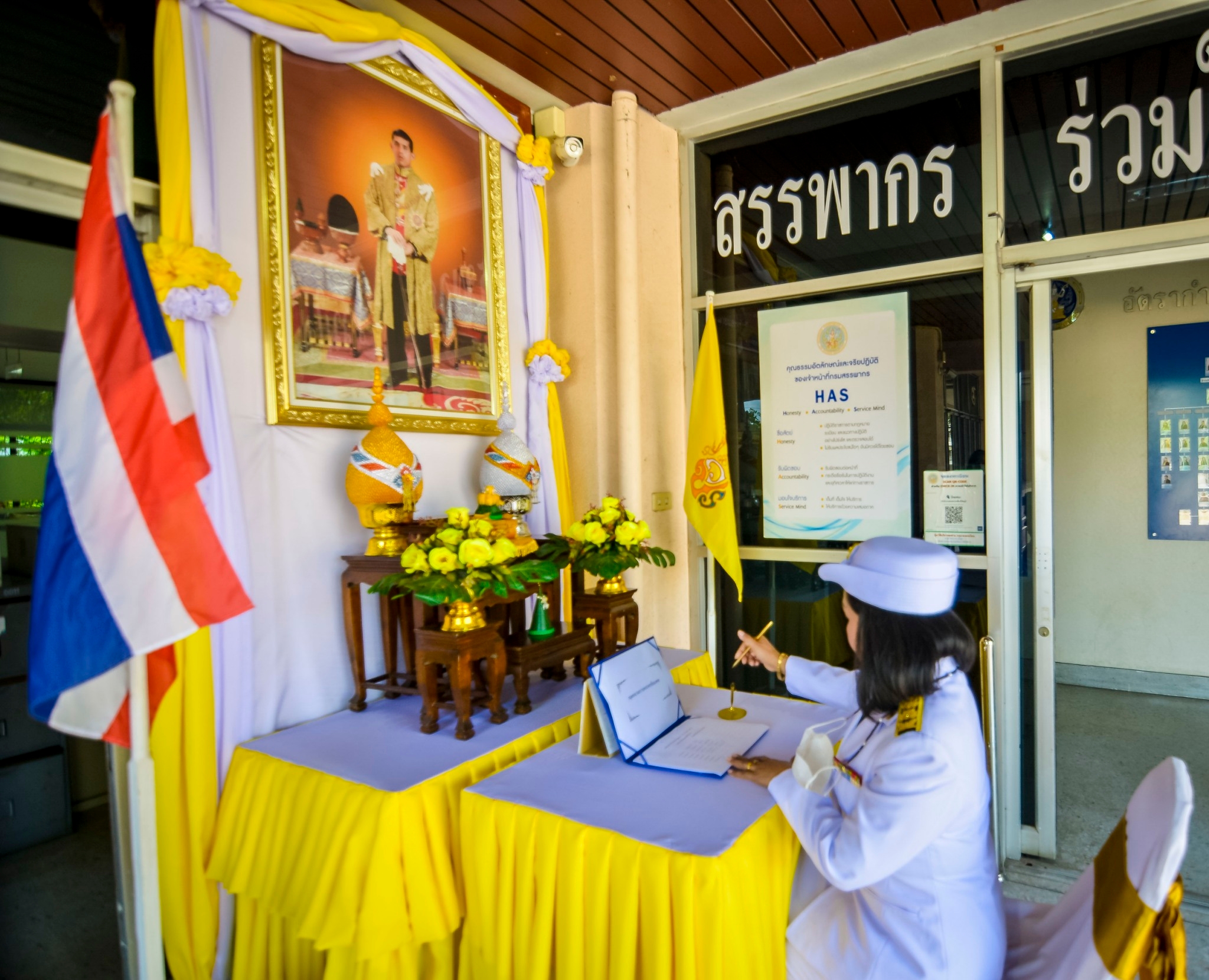 พิธีลงนามถวายพระพรชัยมงคล พระบาทสมเด็จพระปรเมนทรรามาธิบดี ศรีสินทรมหาวชิราลงกรณ พระวชิรเกล้าเจ้าอยู่หัว   เนื่องในโอกาสวันเฉลิมพระชนมพรรษา 70 พรรษา 28 กรกฎาคม 2565   ณ อาคารสำนักงานสรรพากรพื้นที่ชัยภูมิ