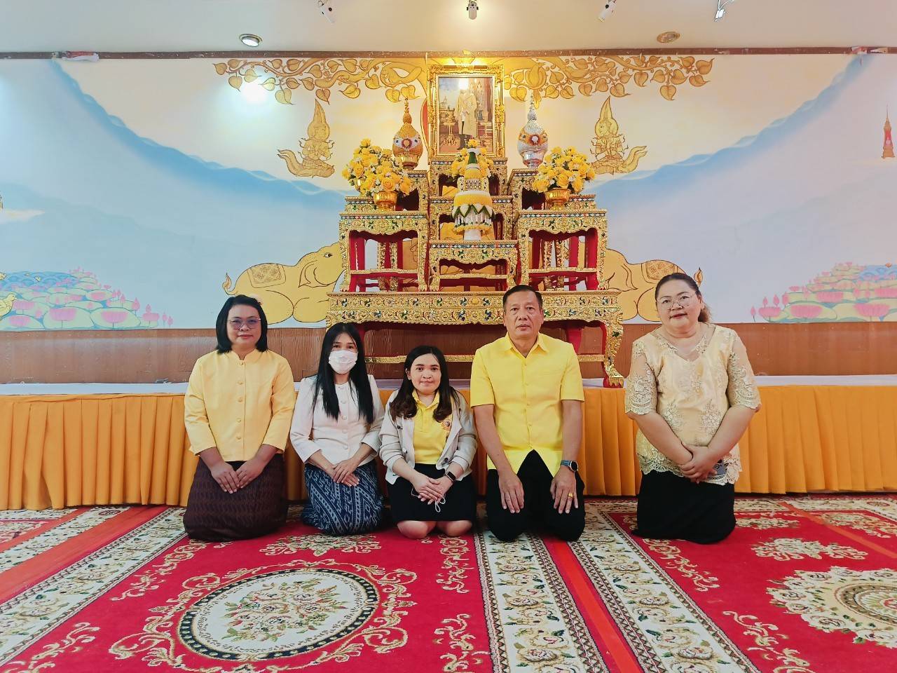 พิธีเจริญพระพุทธมนต์ถวายพระพรชัยมงคลแด่พระบาทสมเด็จพระเจ้าอยู่หัวและพระบรมวงศานุวงศ์ 