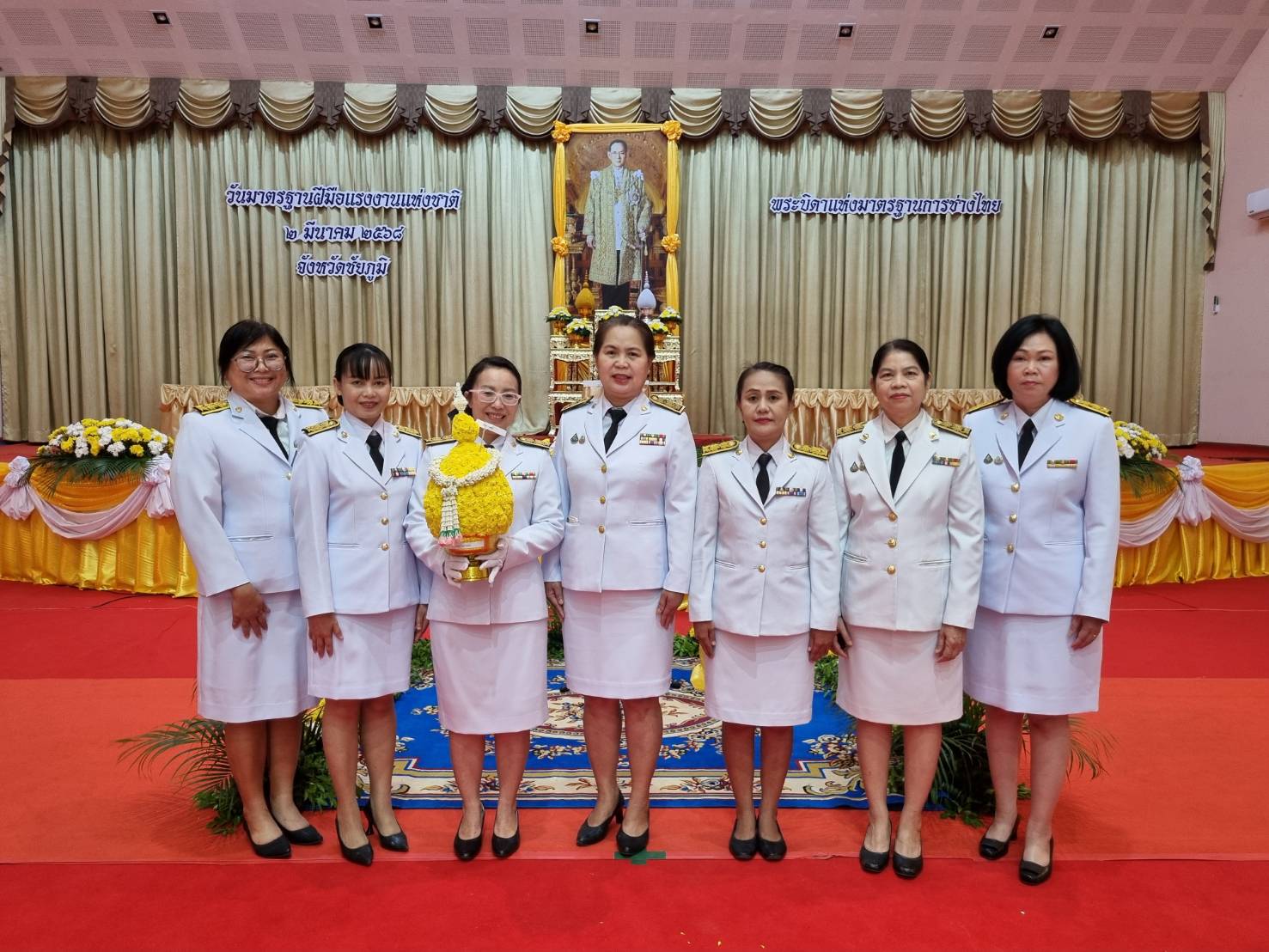 เข้าร่วมพิธีถวายราชสักการะแด่  พระบาทสมเด็จพระบรมชนกาธิเบศร มหาภูมิพลอดุลยเดชมหาราช บรมนาถบพิตร 
