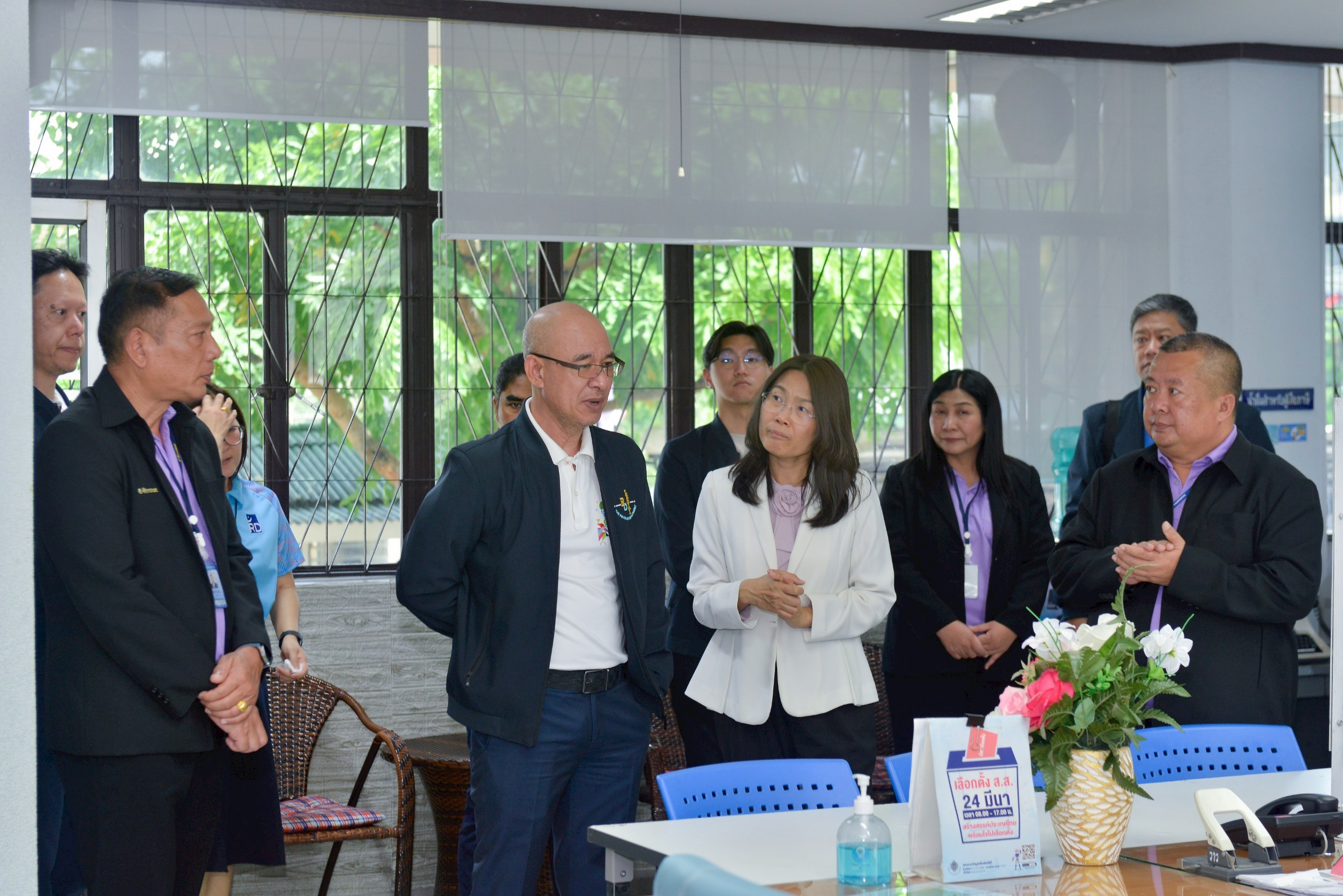 นายสมศักดิ์ อนันทวัฒน์ ที่ปรึกษาด้านยุทธศาสตร์การจัดเก็บภาษี (กลุ่มธุรกิจพลังงาน) และคณะ ตรวจเยี่ยมสำนักงานสรรพากรพื้นที่ชัยภูมิ
